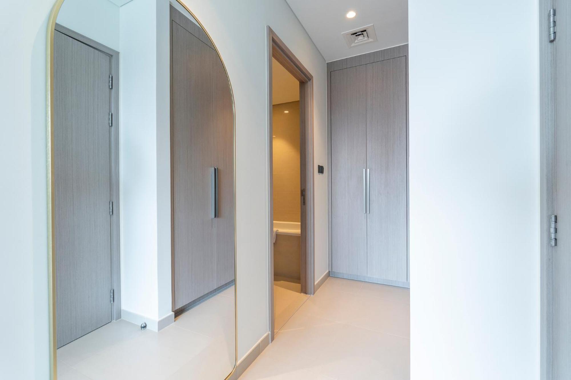 Apartamento Chic Luxe 2br I High Floor L By Burj Khalifa & Mall I Pool L Gym Dubái