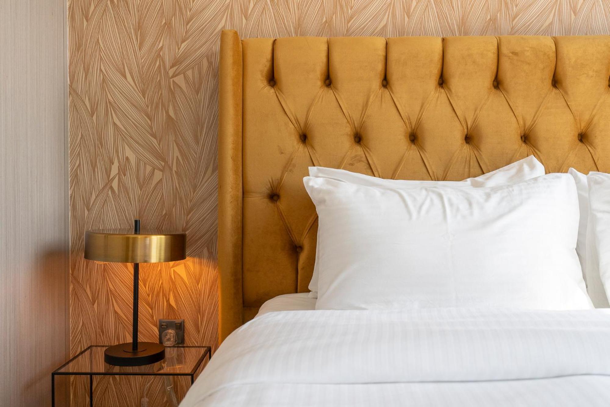 Chic Luxe 2br I High Floor L By Burj Khalifa & Mall I Pool L Gym Dubái