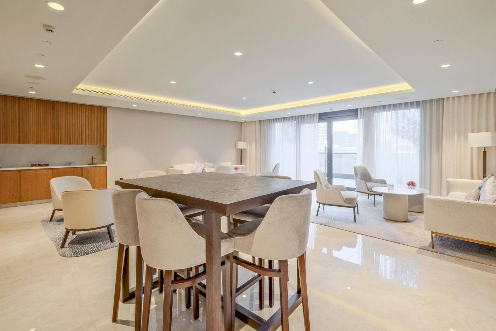 Chic Luxe 2br I High Floor L By Burj Khalifa & Mall I Pool L Gym Dubái