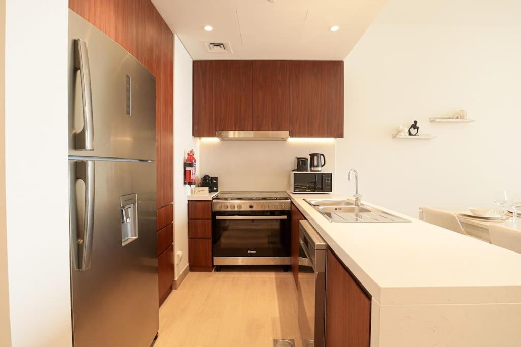 Higuests - Dream Vacation In La Rive 1 Dubai