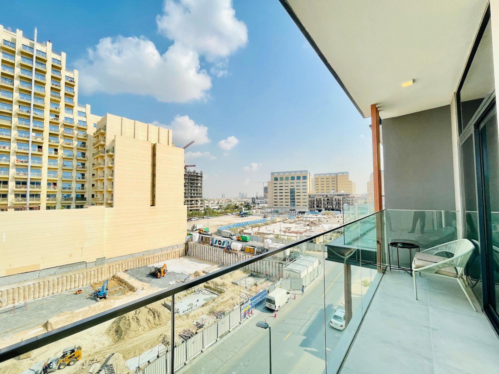 Brand New Luxury 1 Bedroom Apartament *