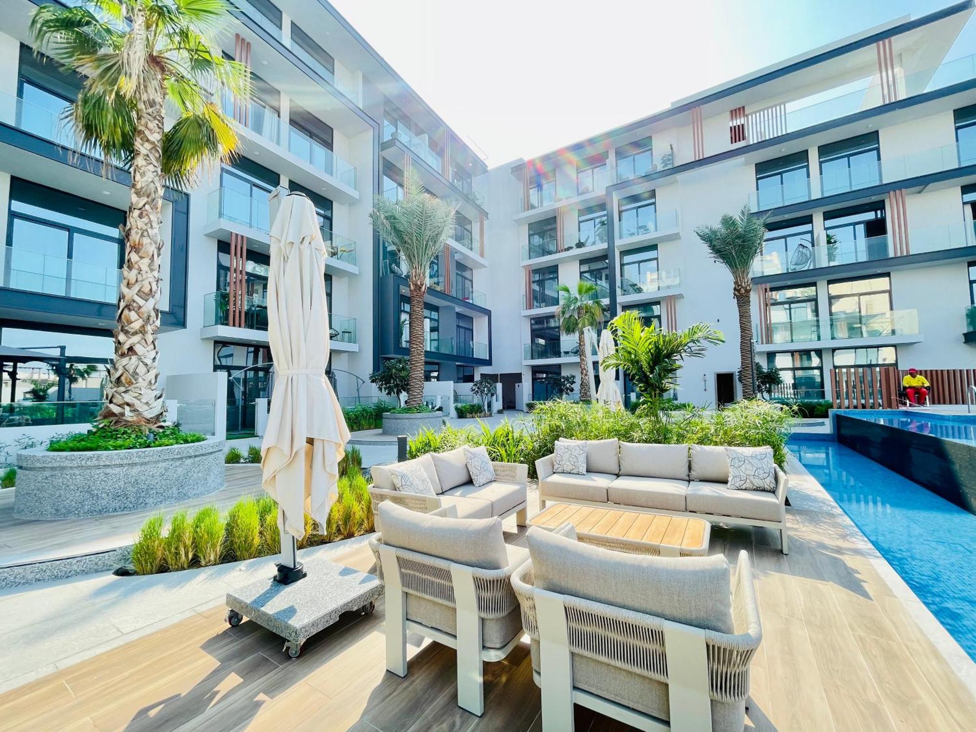 Brand New Luxury 1 Bedroom Apartament *
