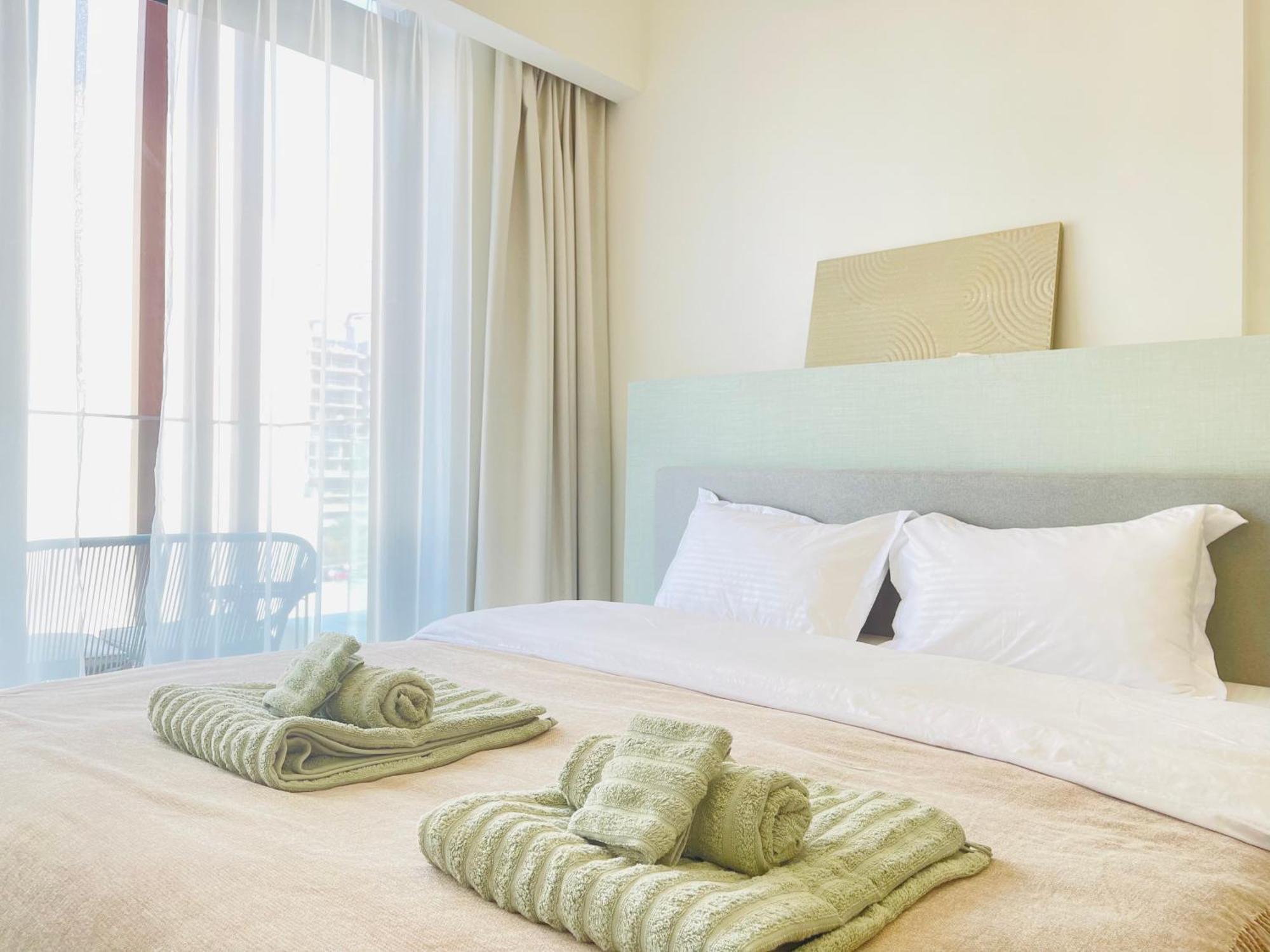 Brand New Luxury 1 Bedroom Apartament