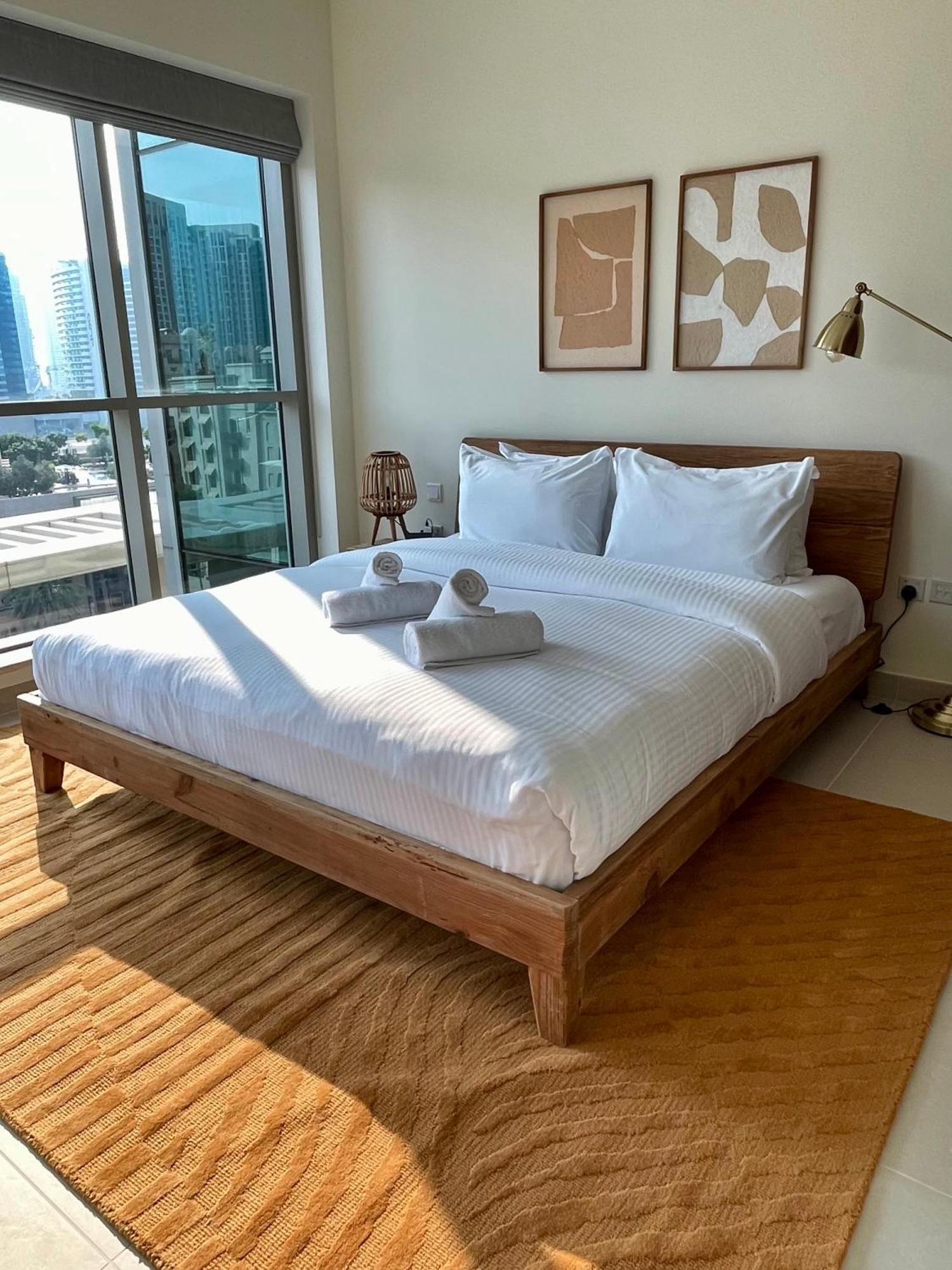 Cosy & Spacious 2 Bedroom L Magical Boulevard View L By Burj & Mall I Pool I Gym I Family Friendly Apartamento Dubái