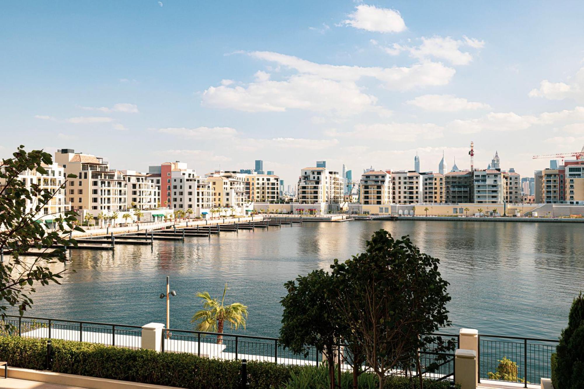 Magnificent Beachfront 1br With Private Access Apartamento Dubái