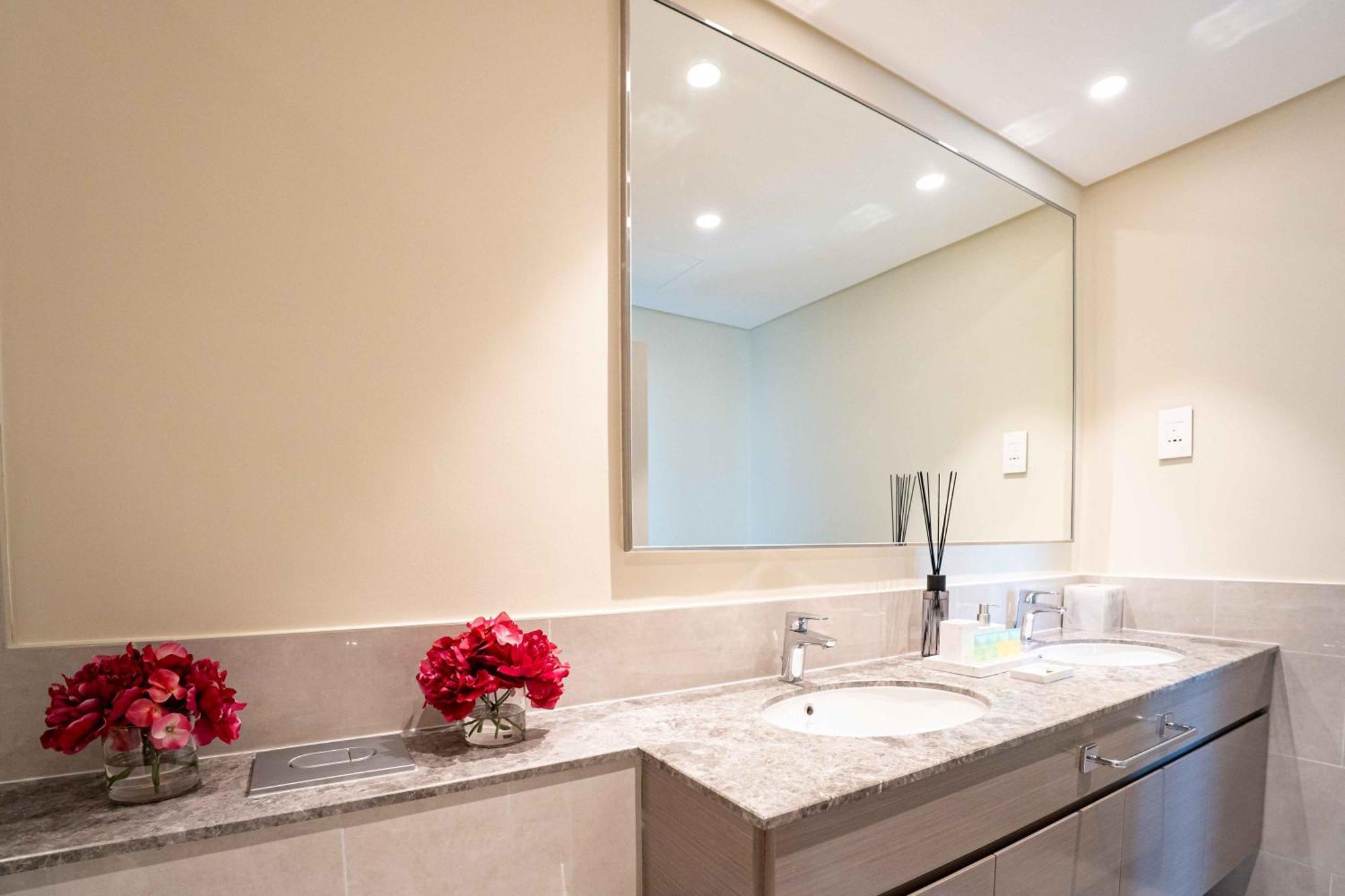 Veluxa - Luxe 2bed In Downtown! Lägenhet