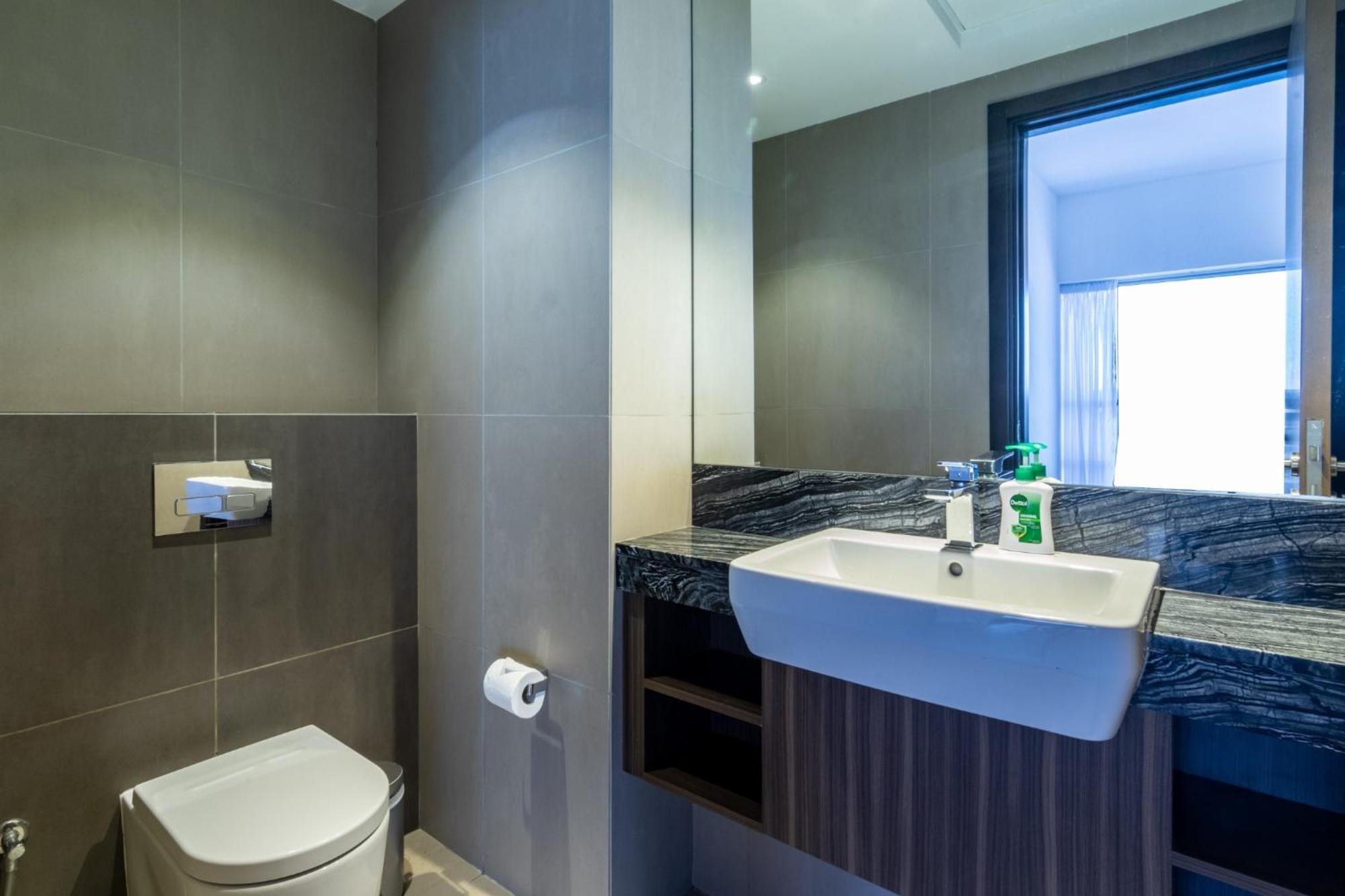 Sophisticated & Classy At The Onyx Appartement