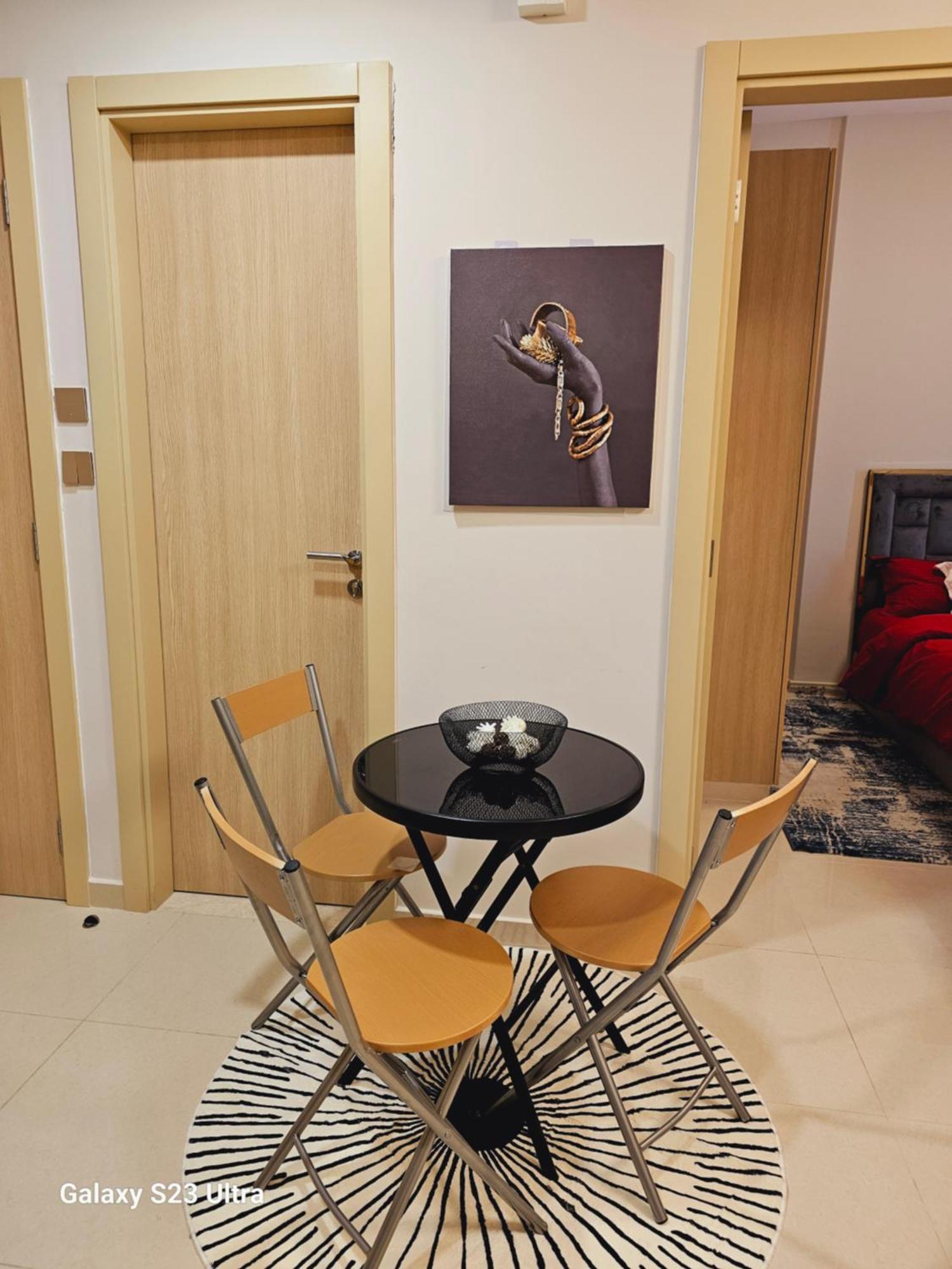 Casa de hóspedes Ensuite One Bedroom In A 2-bedroom With A Shared Living Dubai
