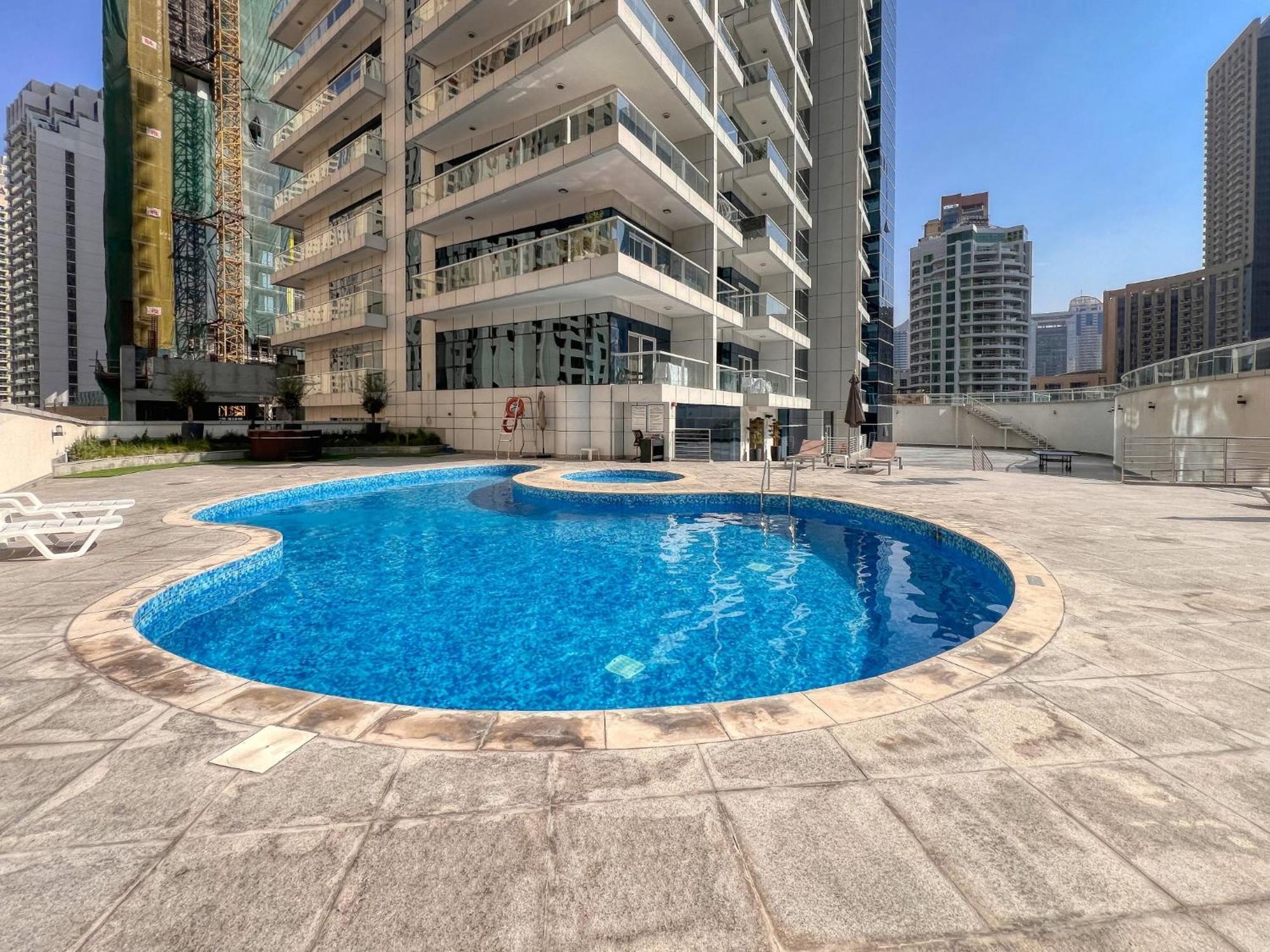 Apartment Stylish Space With Balcony Facing The Marina! *