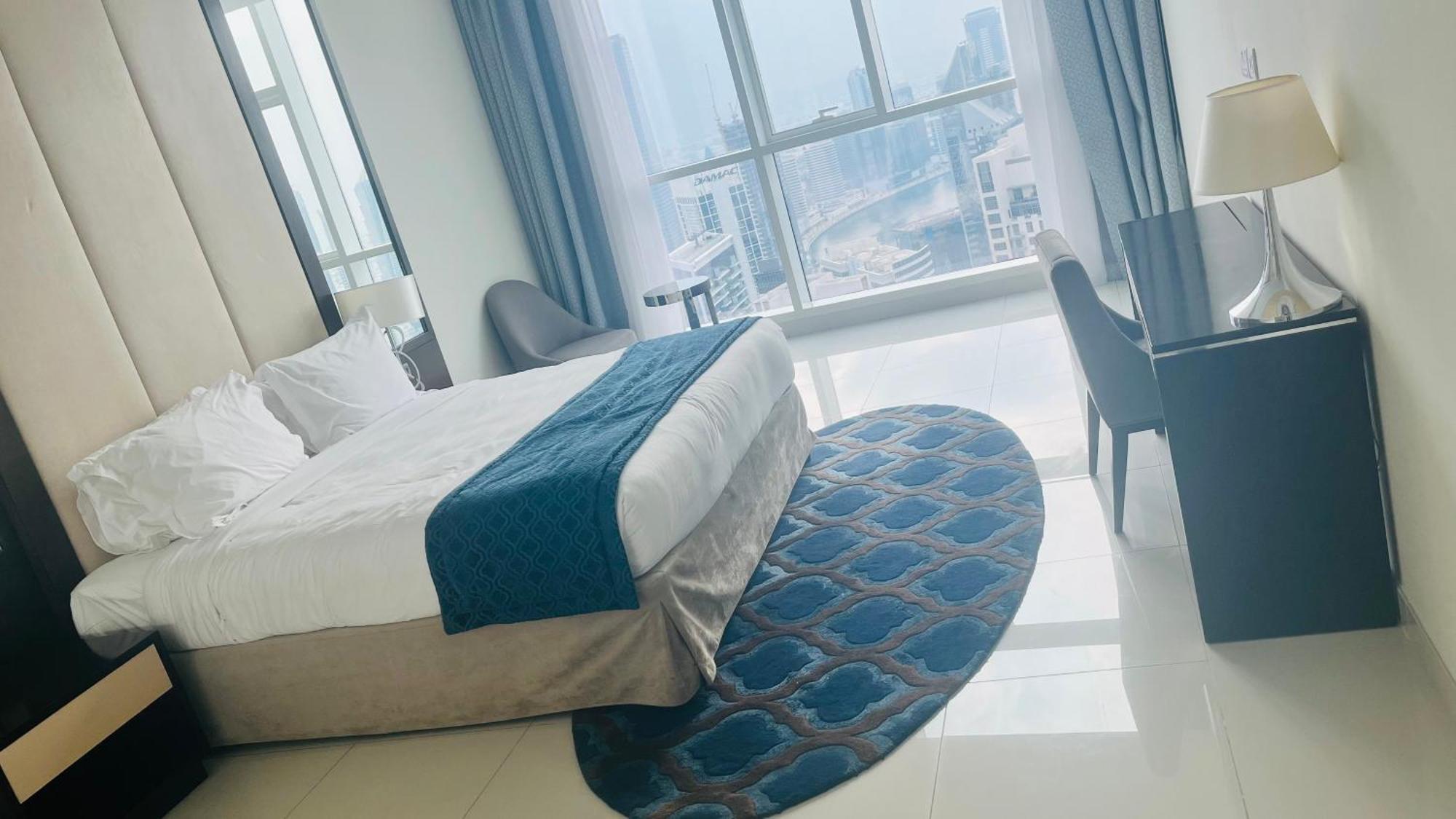 Hotel Walking Distance To Mall Full Burj Khalifa View And Fountain View New Year Full Fireworks View 2br 5*