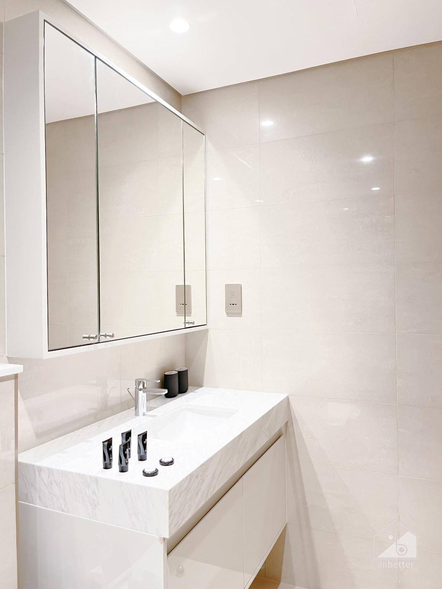 Luxury Burj Royale Modern Apt With Balcony *