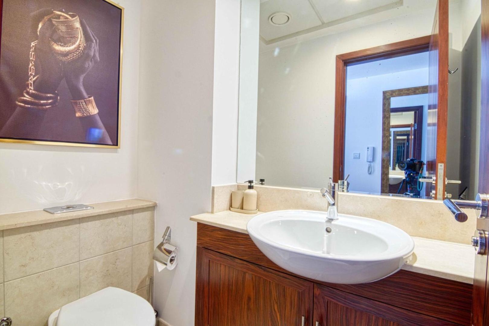Superb 1-bedroom With Full Burj Khalifa View - 5-min Walk To Mall Appartement *