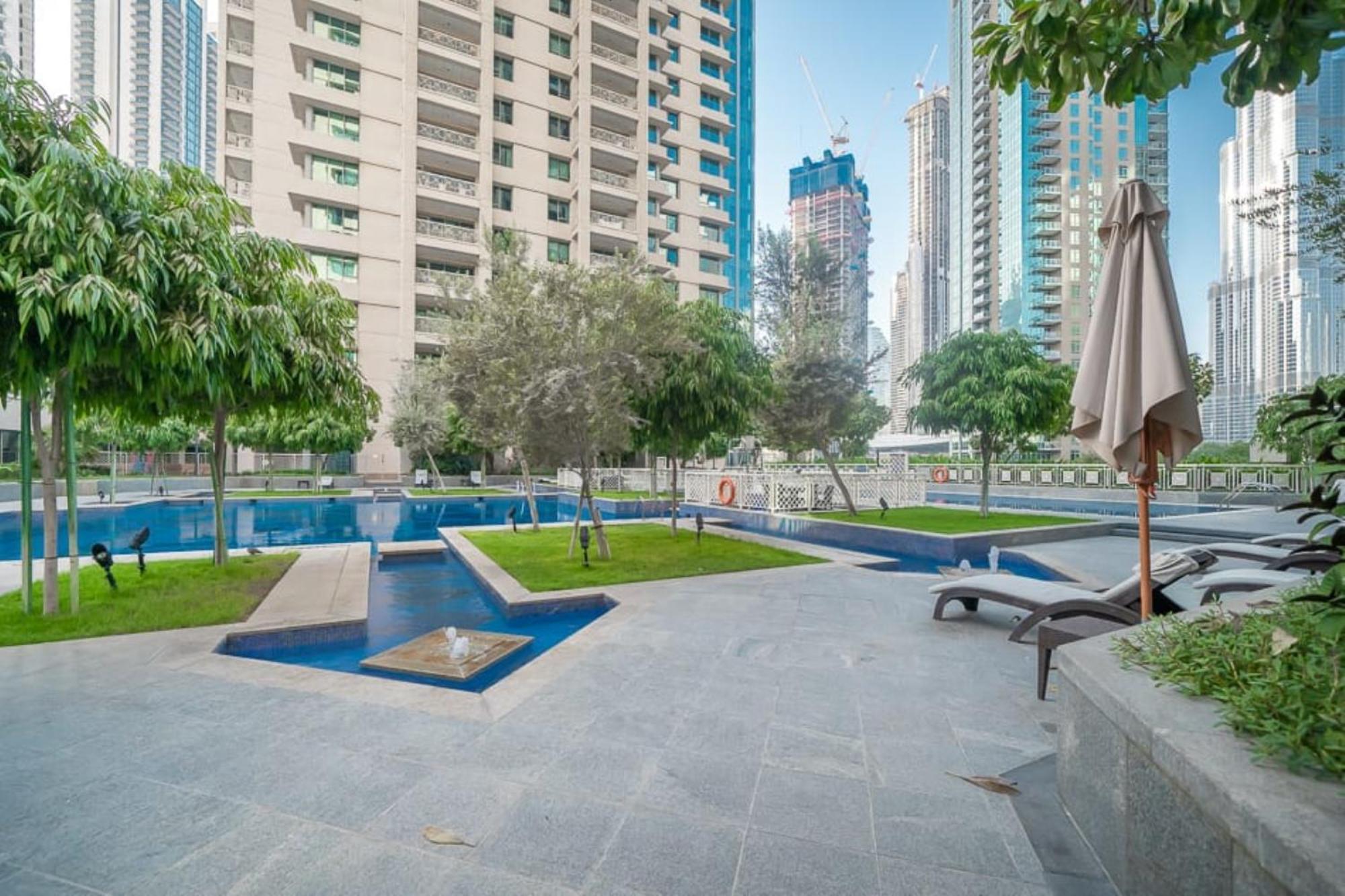 Apartment Bellavista - Striking - 1br With Extra Twin - 29 Boulevard - Partial Fountain View