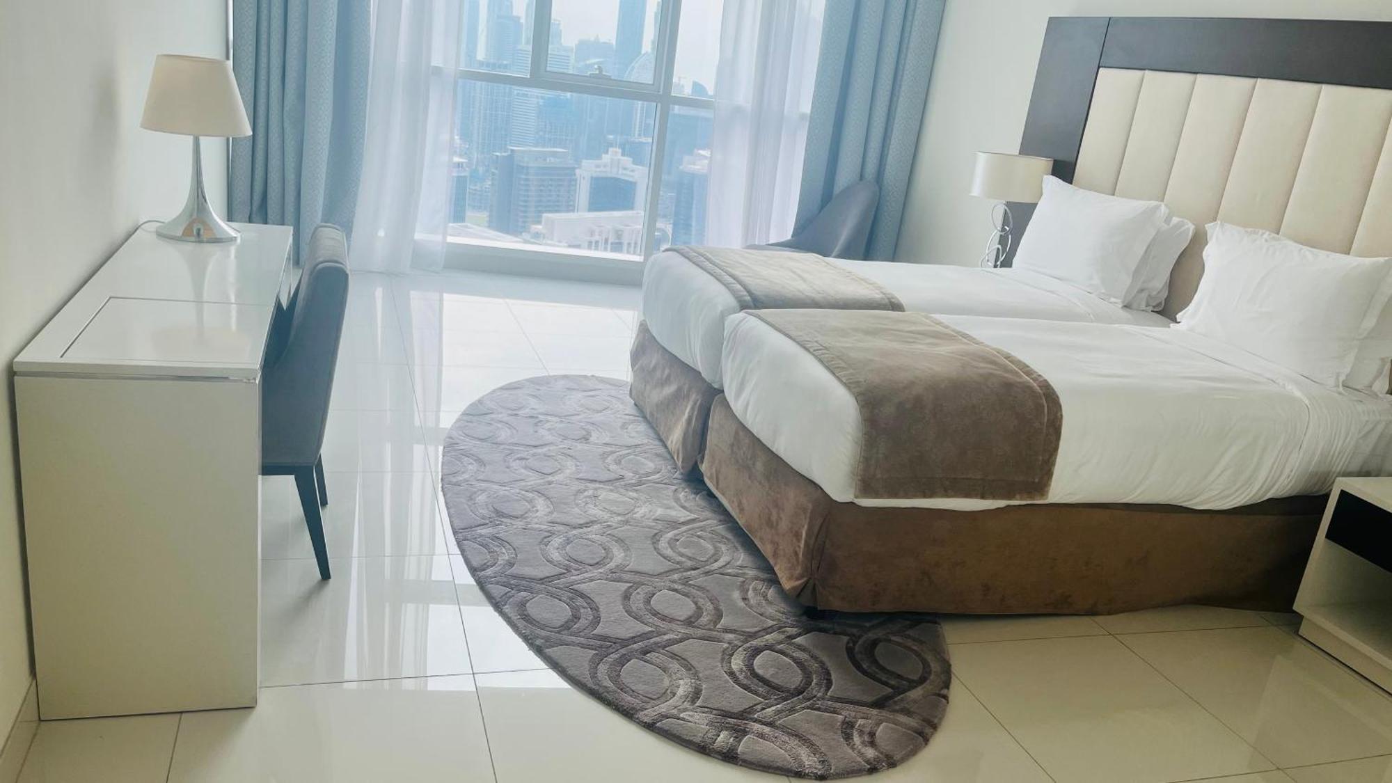 Hotel Walking Distance To Mall Full Burj Khalifa View And Fountain View New Year Full Fireworks View 2br 5*
