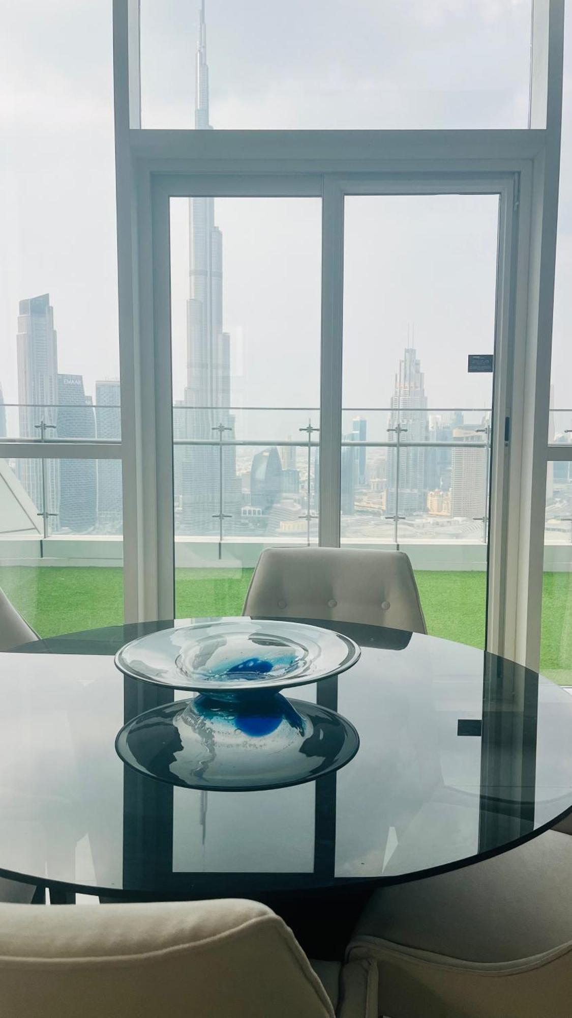 Hotel Walking Distance To Mall Full Burj Khalifa View And Fountain View New Year Full Fireworks View 2br Dubaï