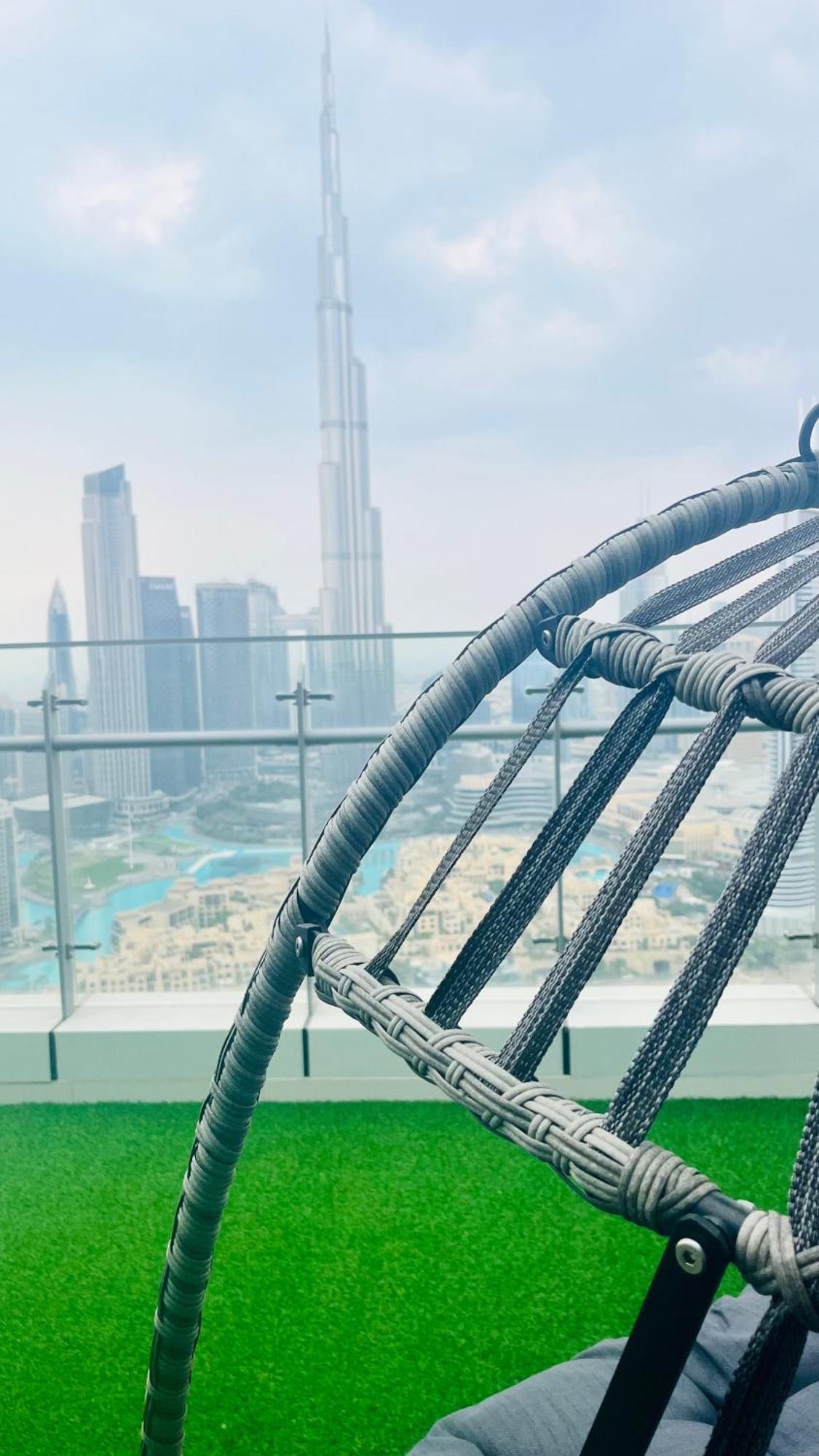 Walking Distance To Mall Full Burj Khalifa View And Fountain View New Year Full Fireworks View 2br Hotel Dubaï