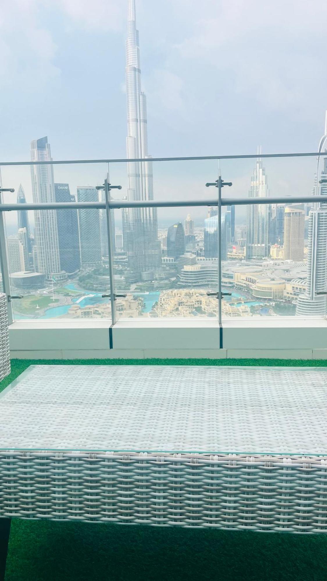 Walking Distance To Mall Full Burj Khalifa View And Fountain View New Year Full Fireworks View 2br 5* Dubaï