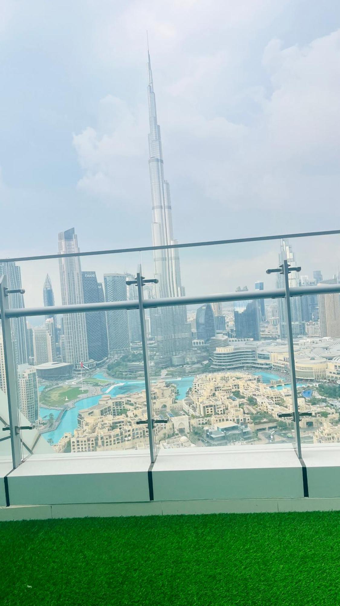 Walking Distance To Mall Full Burj Khalifa View And Fountain View New Year Full Fireworks View 2br
