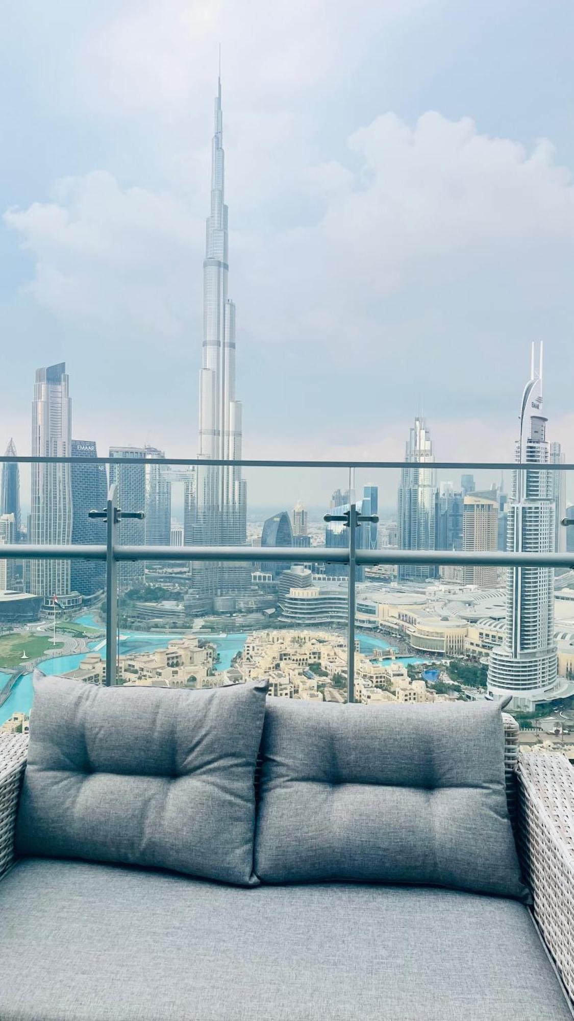 Walking Distance To Mall Full Burj Khalifa View And Fountain View New Year Full Fireworks View 2br
