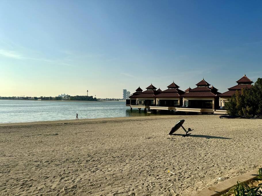 Luxury Mina Azizi Palm Jumeirah-private Beach Appartement