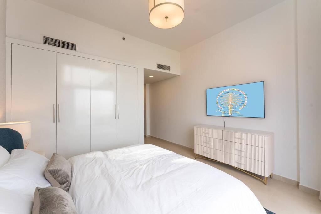 Luxury Mina Azizi Palm Jumeirah-private Beach Appartement