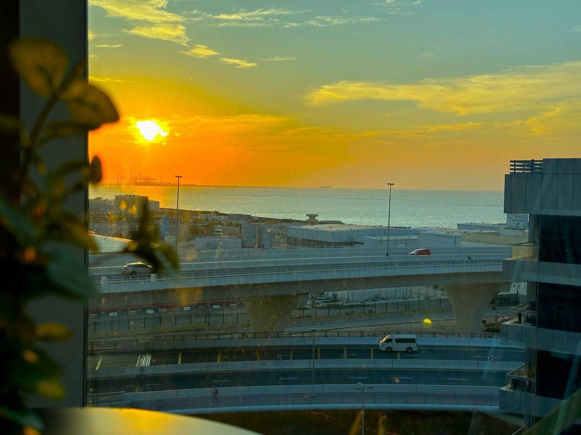 Unforgettable Canal & Sea View In Marina