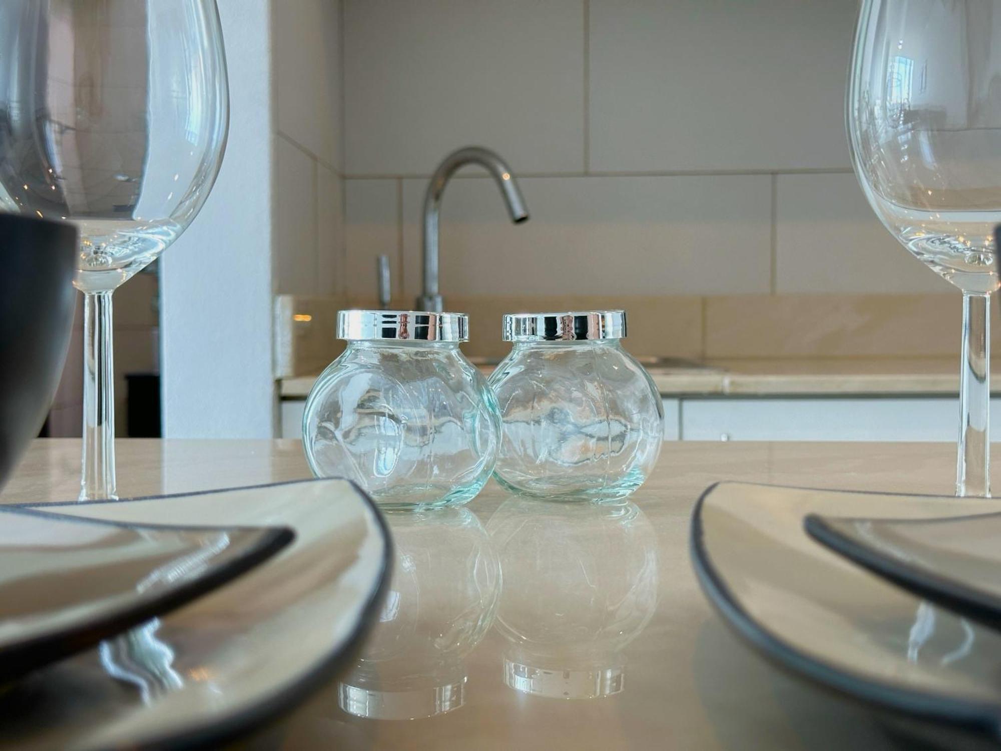 Unforgettable Canal & Sea View In Marina Appartement *
