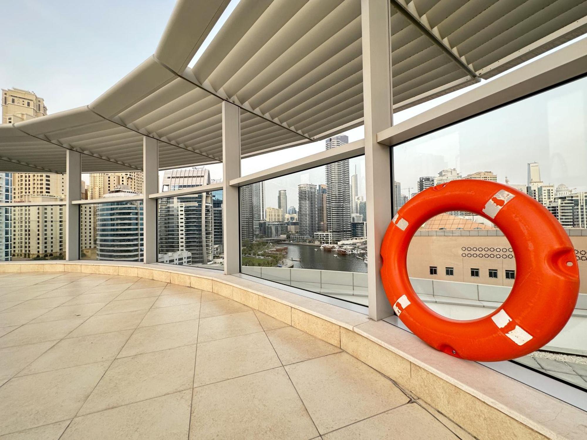 Unforgettable Canal & Sea View In Marina Appartement