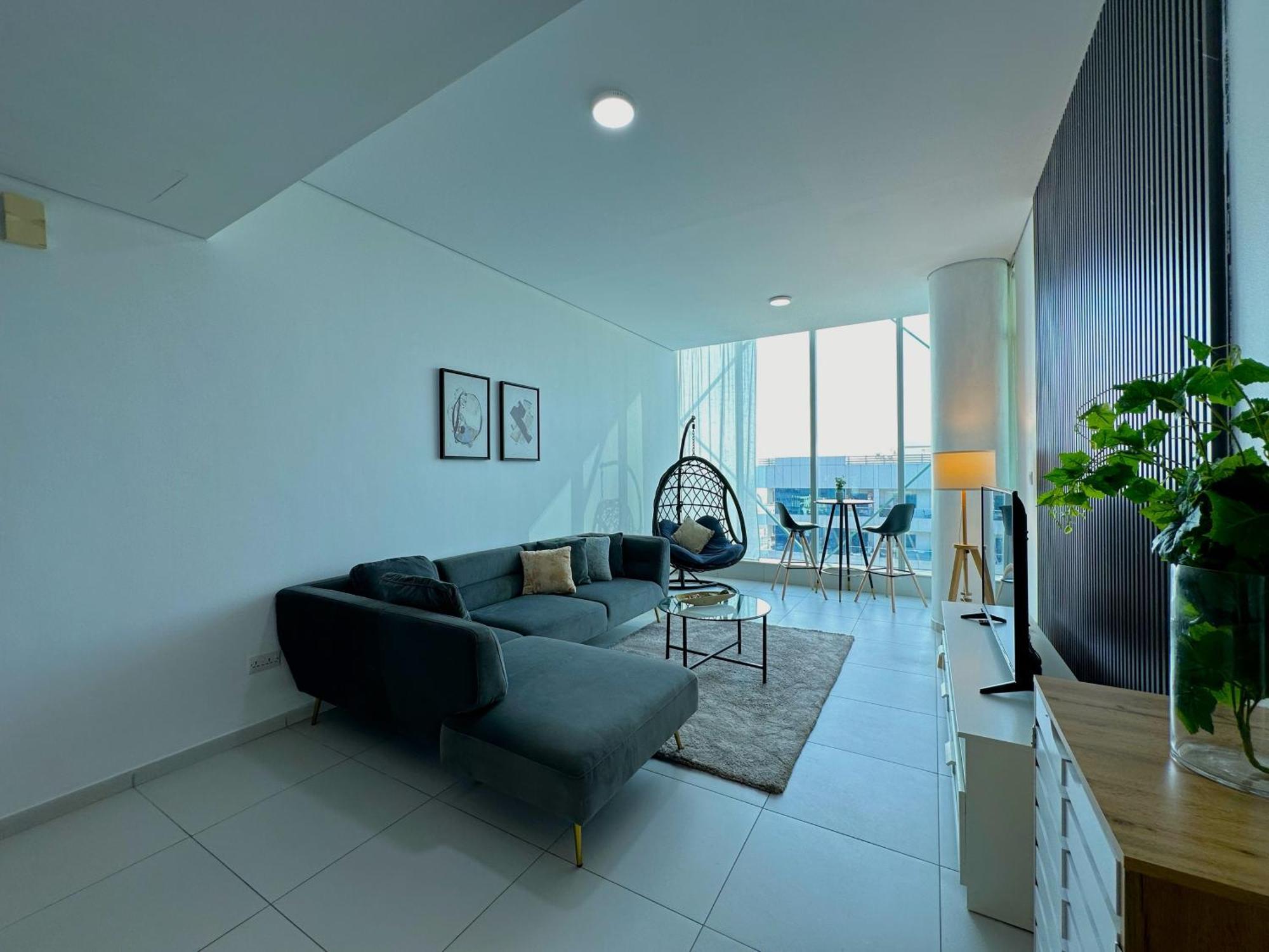 Unforgettable Canal & Sea View In Marina *
