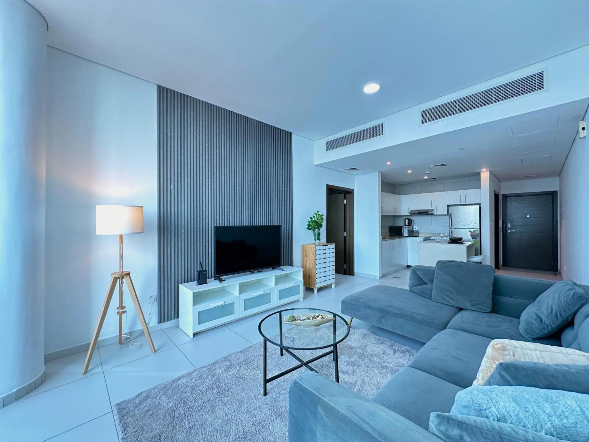 Unforgettable Canal & Sea View In Marina Appartement