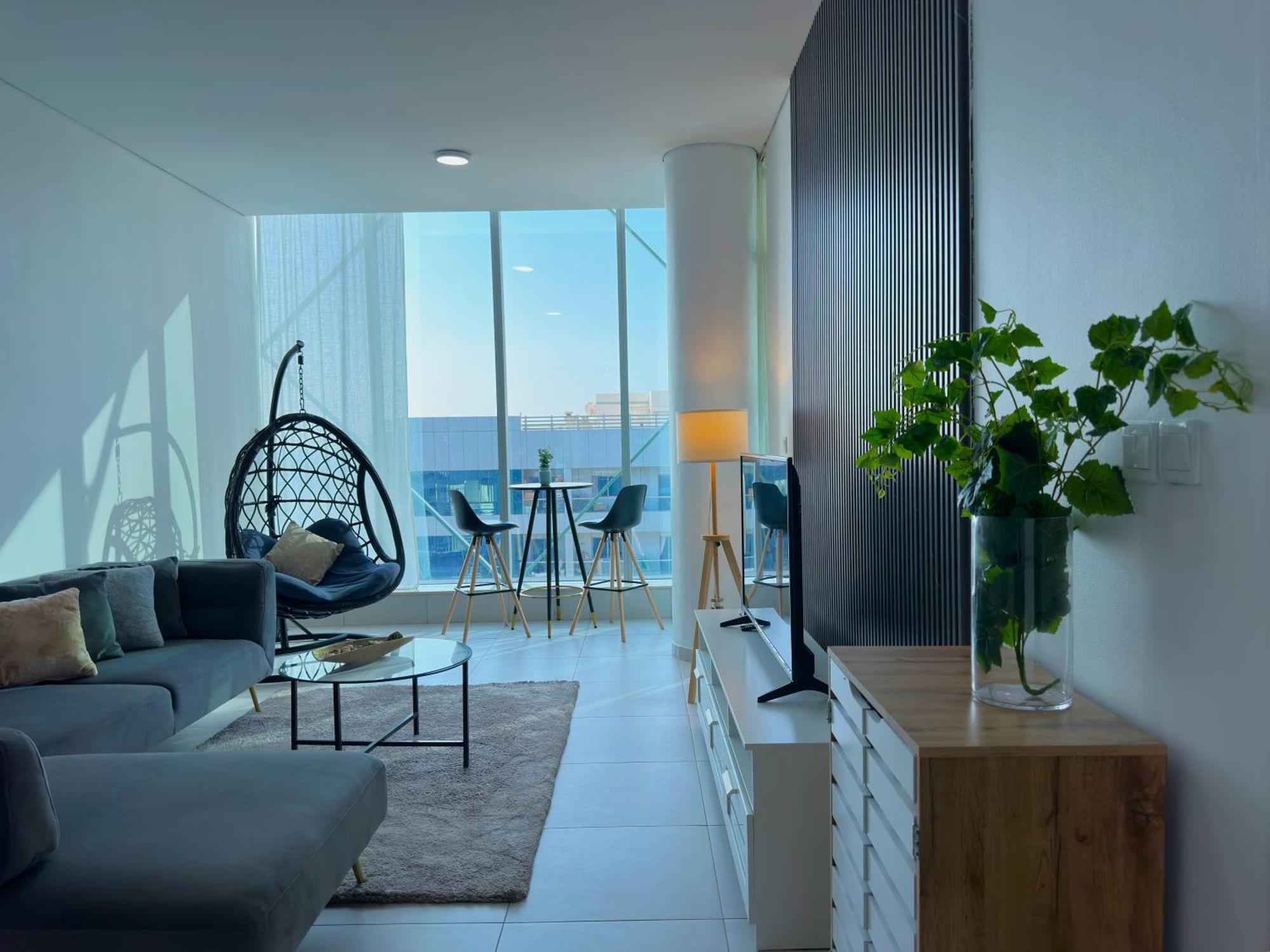 Unforgettable Canal & Sea View In Marina Appartement *