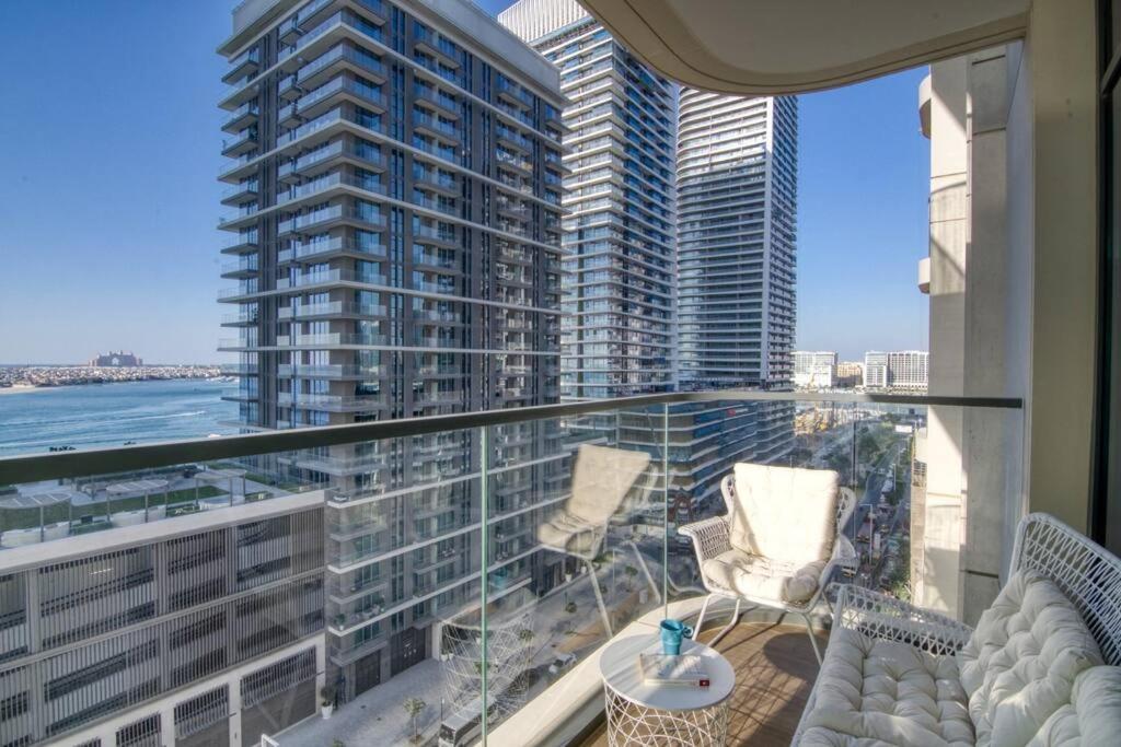 Wow! New 1br With Atlantis Views - Harbour Apartemen