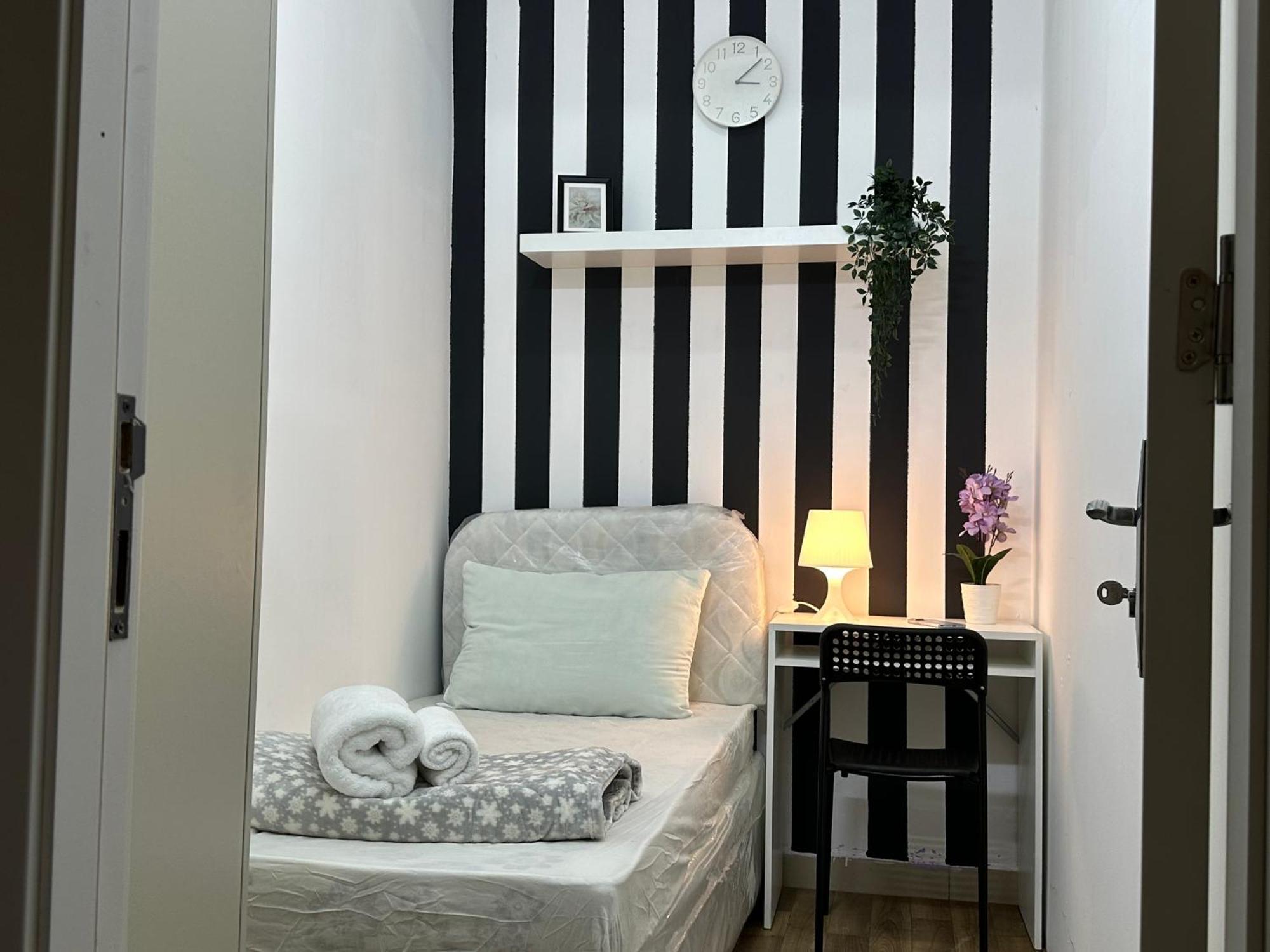 Rum i privatbostad Lovely Private Partition In Barsha Heights Dubai