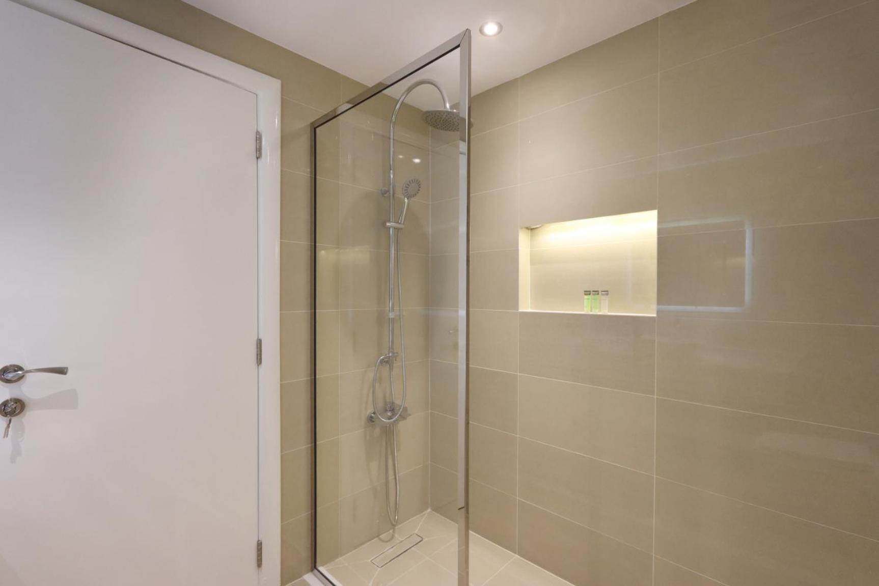Livbnb - 1br In Marina, Next To Marina Mall Apartment *