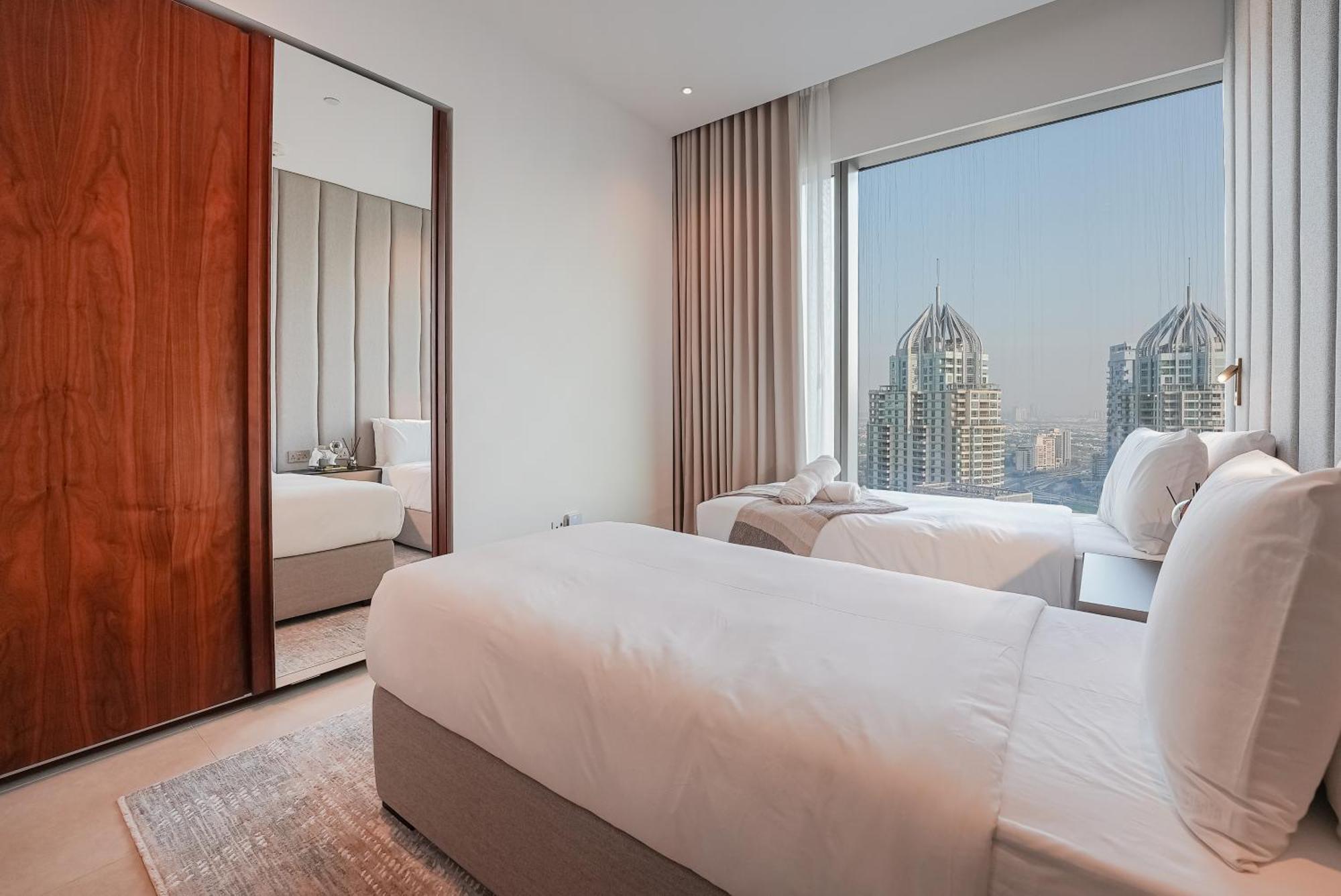 Luxe Living: Spacious Waterfront 2br In Marina Gate Dubaï
