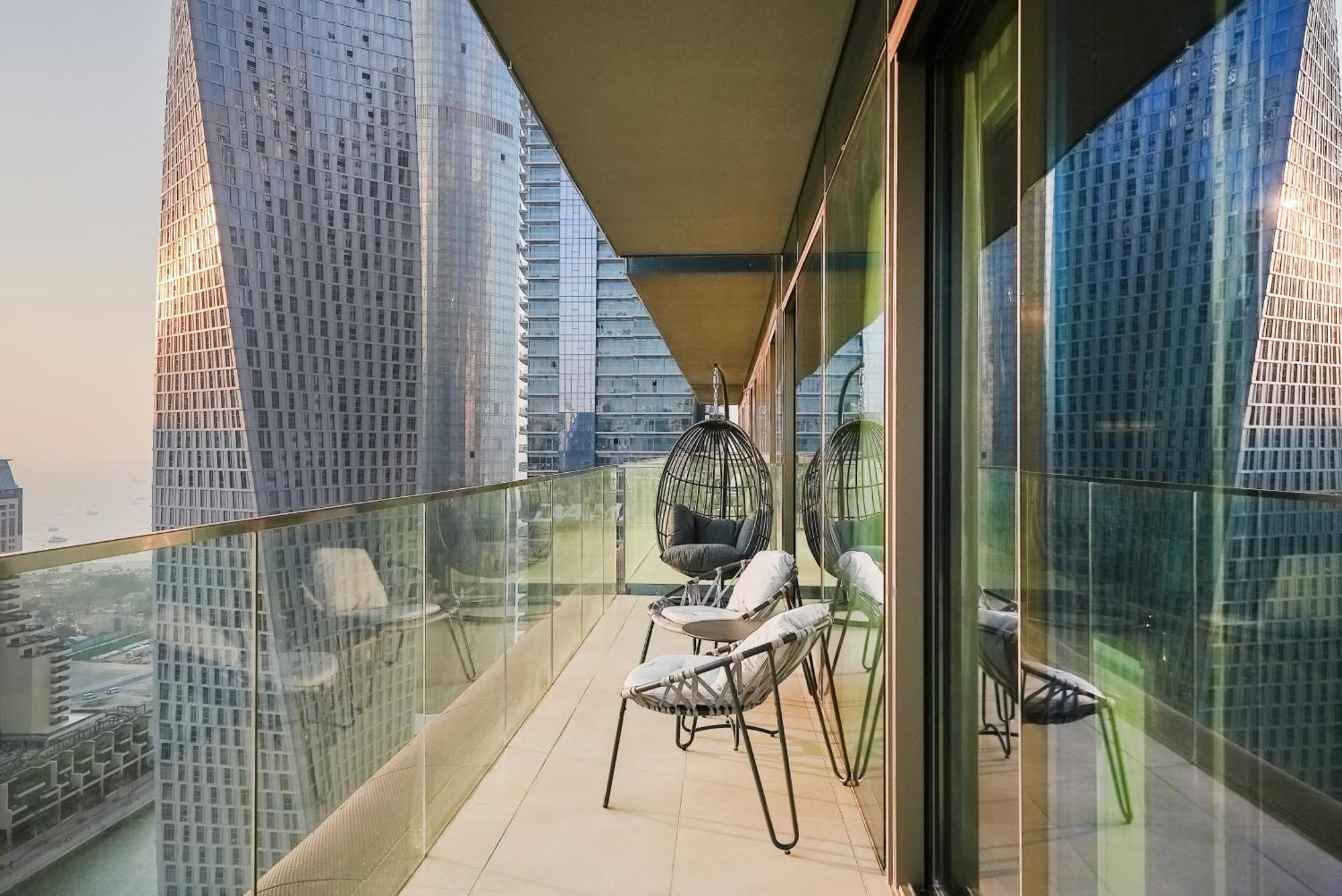 Luxe Living: Spacious Waterfront 2br In Marina Gate Dubaï