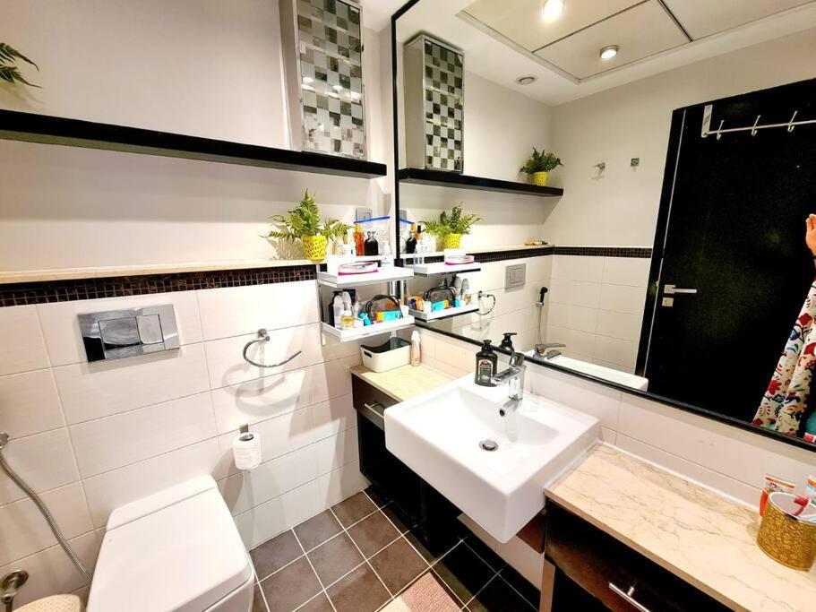 Sunrise Homes - Charming Near Jbr Appartement