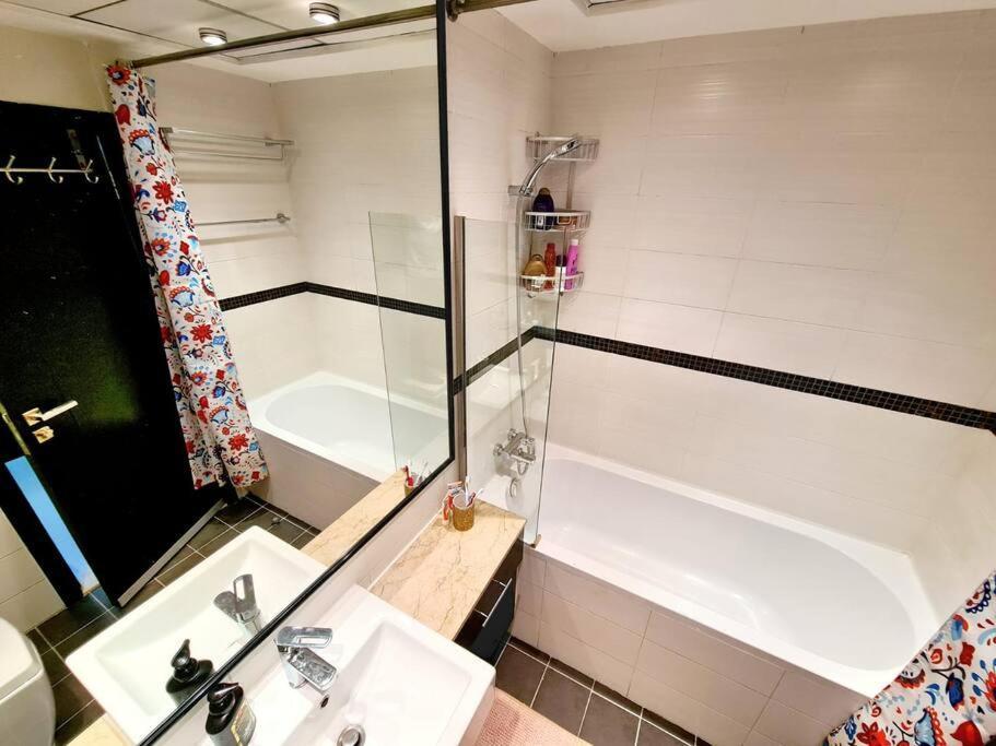 Sunrise Homes - Charming Near Jbr Dubaï