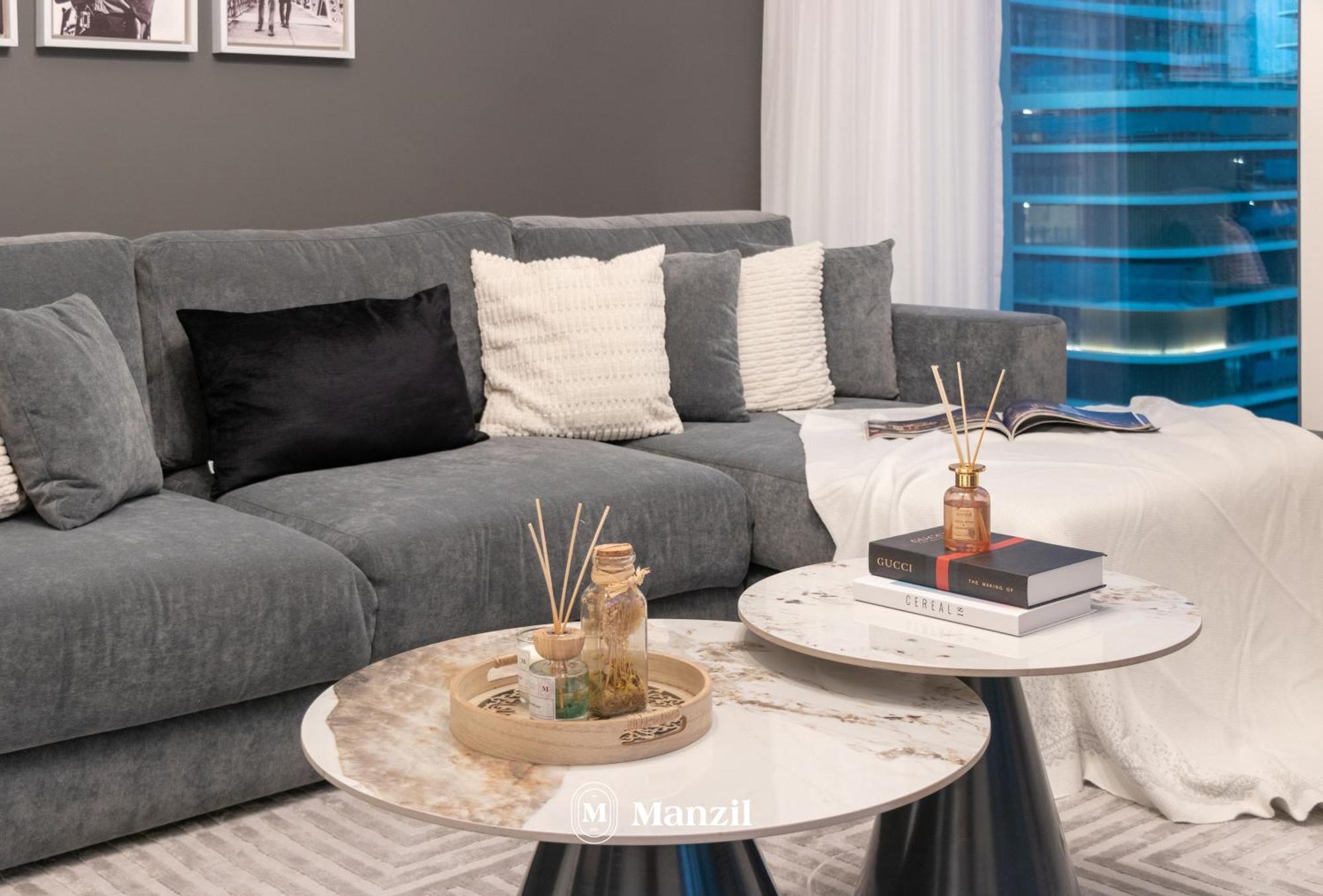 Lägenhet Manzil - 2br In Emaar Beach Front With Sea View *