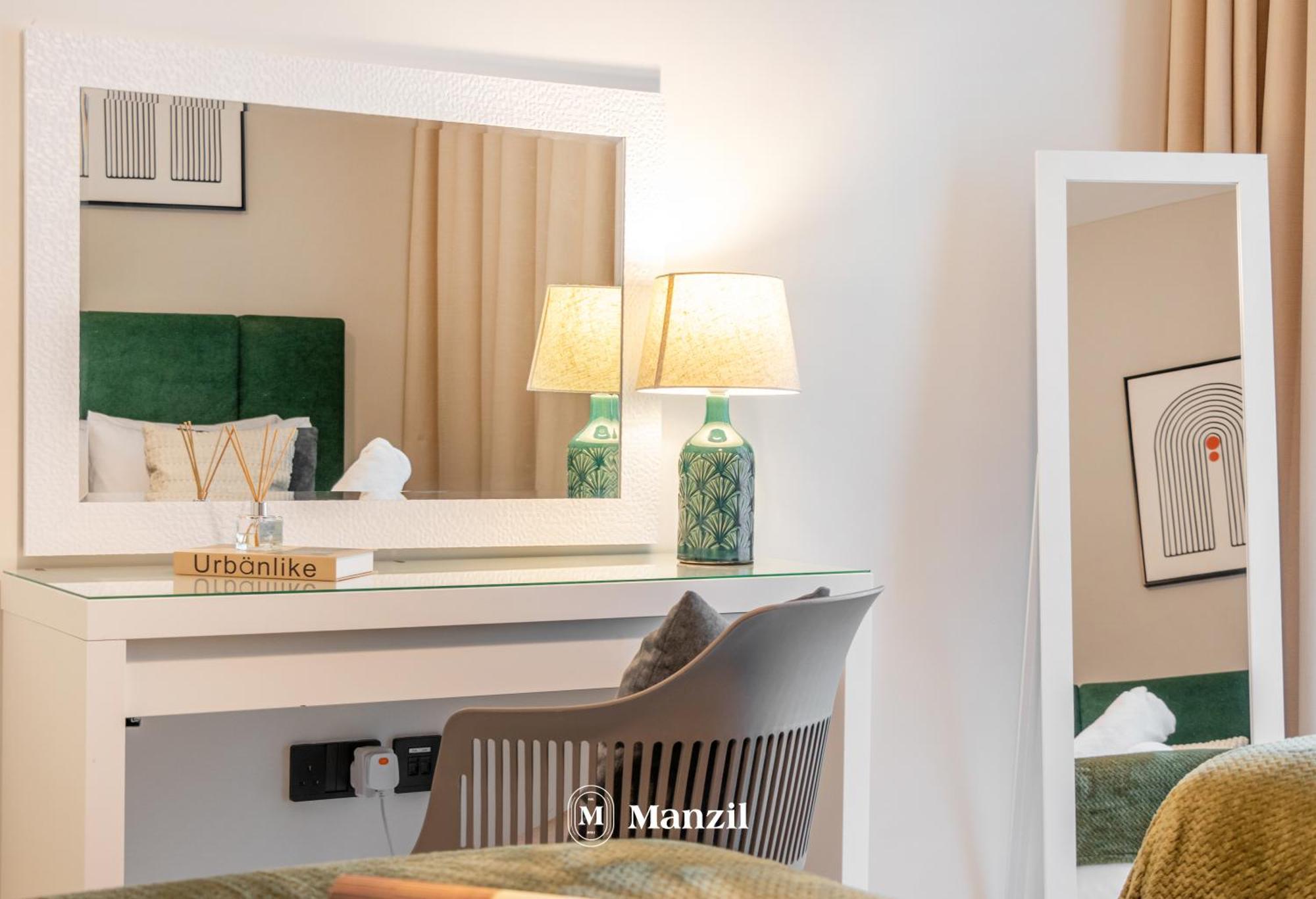 Lägenhet Manzil - 2br In Emaar Beach Front With Sea View