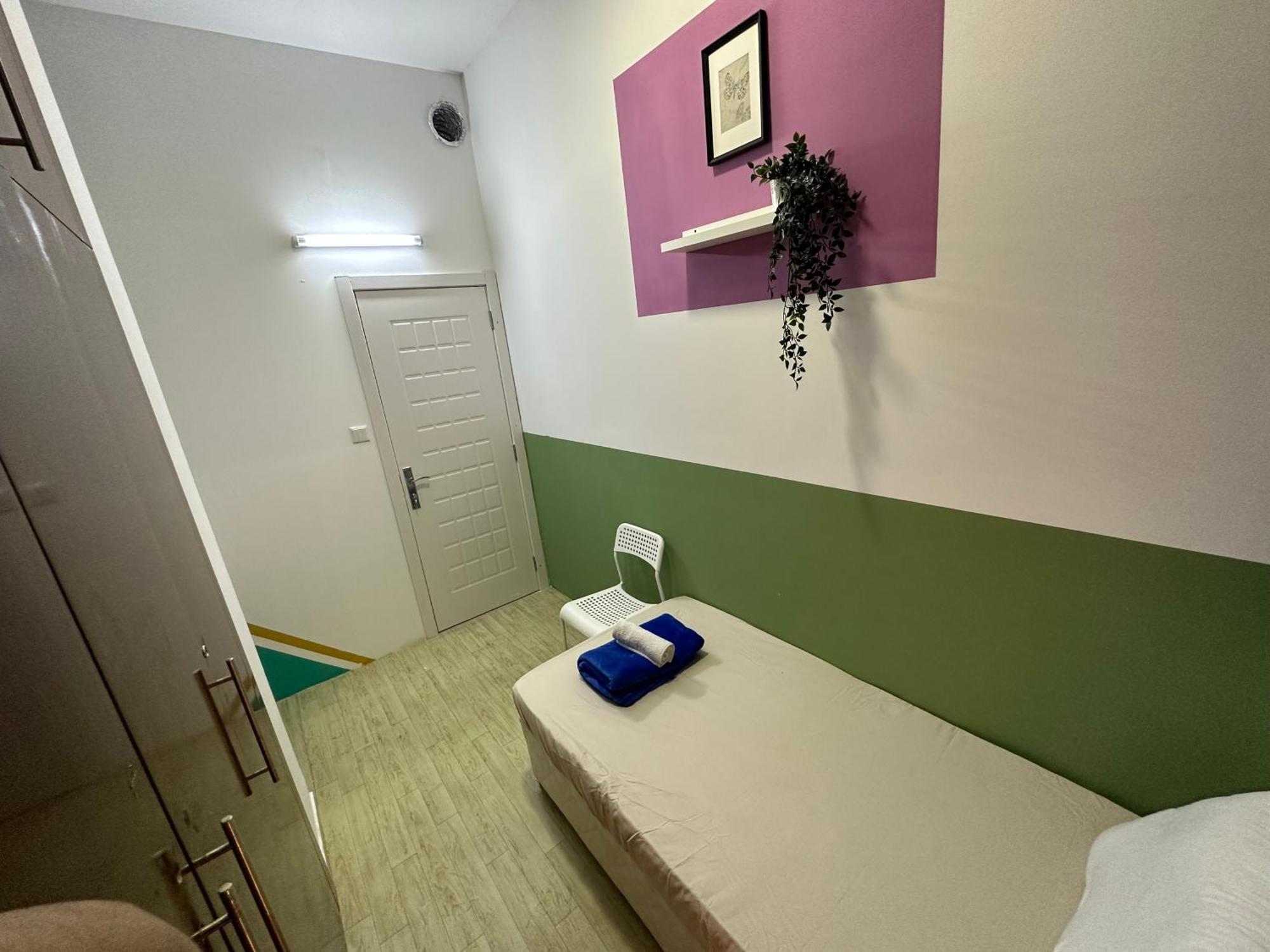 Privat bolig Spacious Mini Partition Near Emirates Mall *