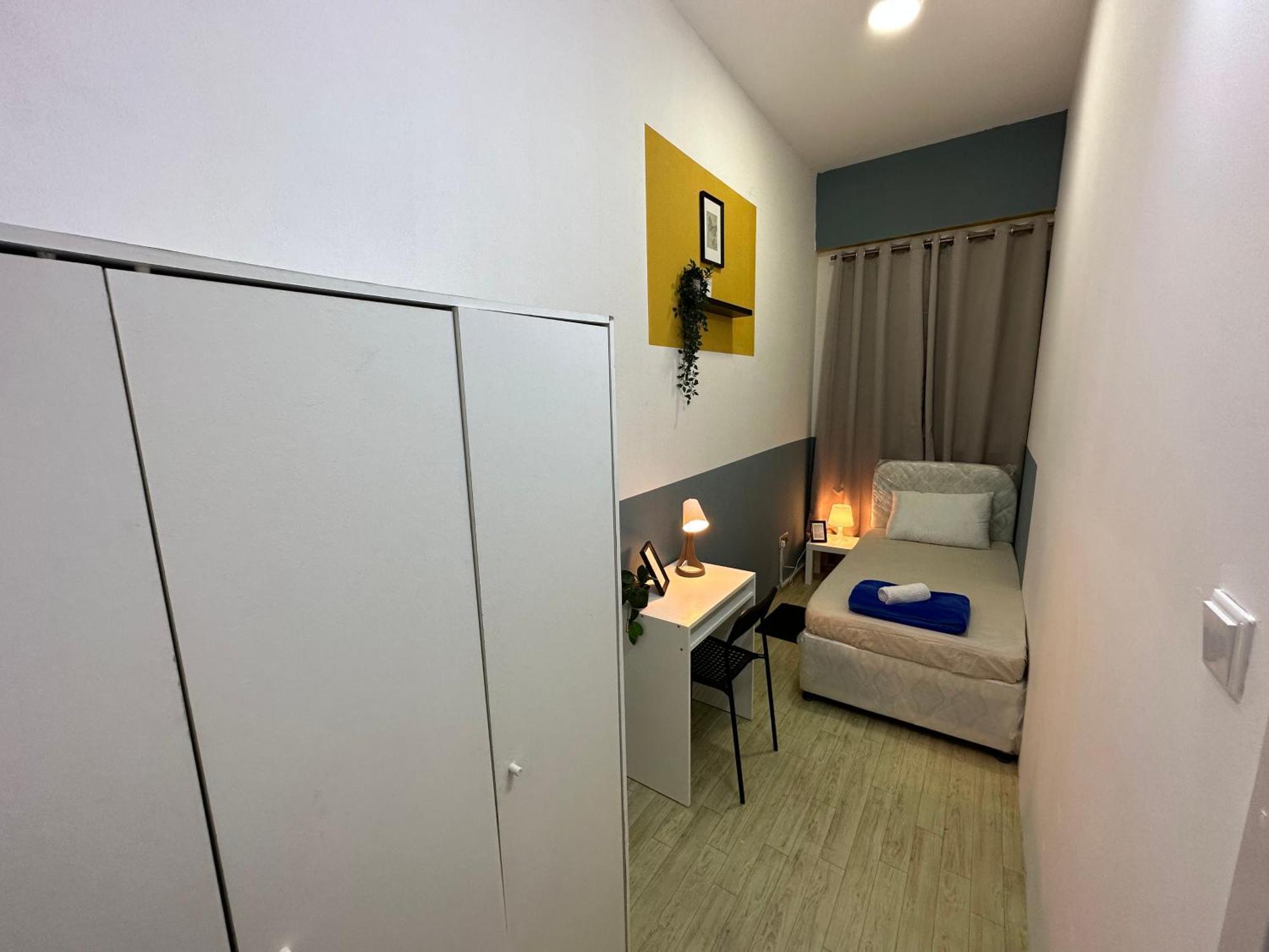 Spacious Mini Partition Near Emirates Mall Privat bolig