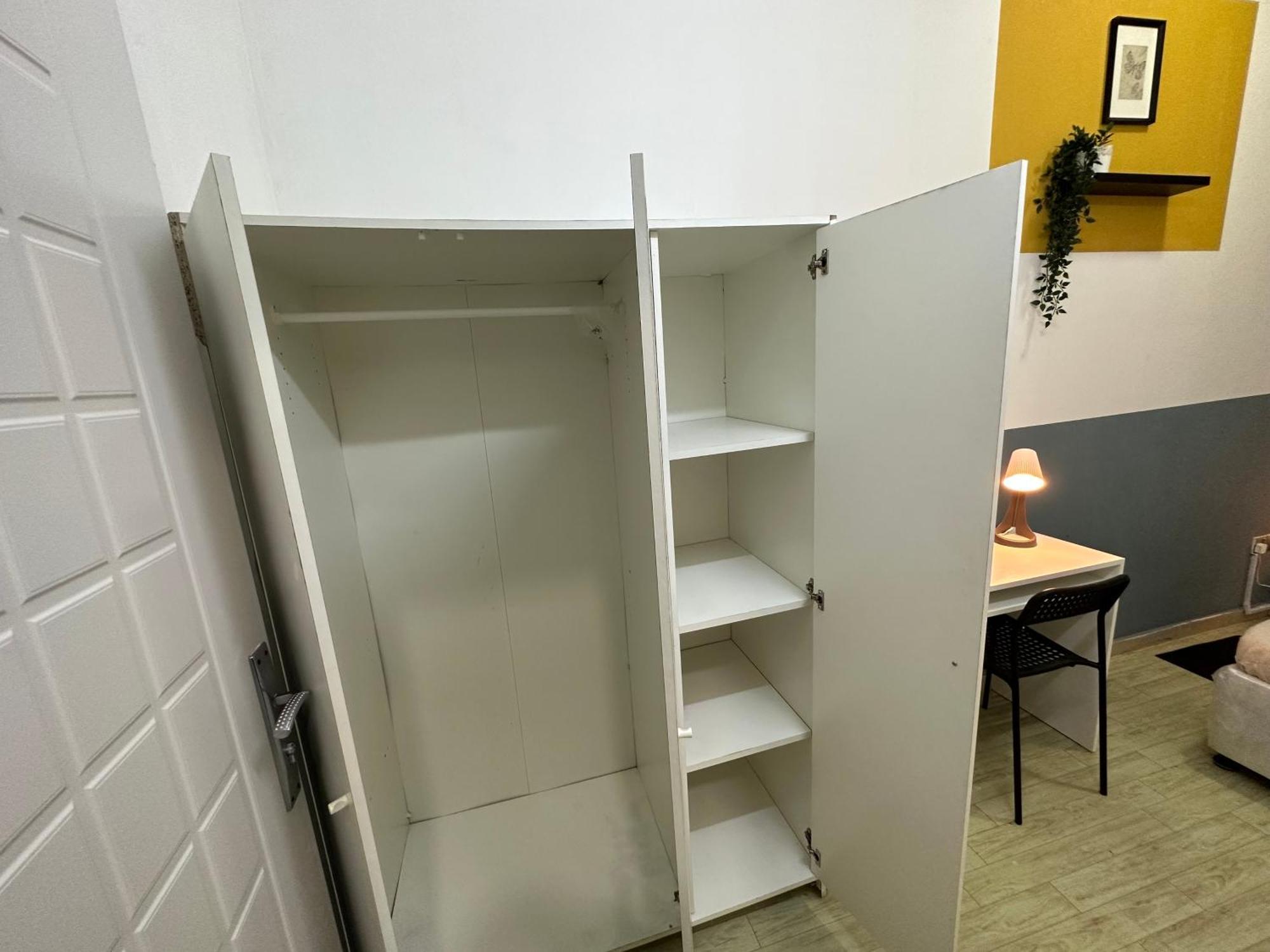 Spacious Mini Partition Near Emirates Mall Privat bolig Dubai