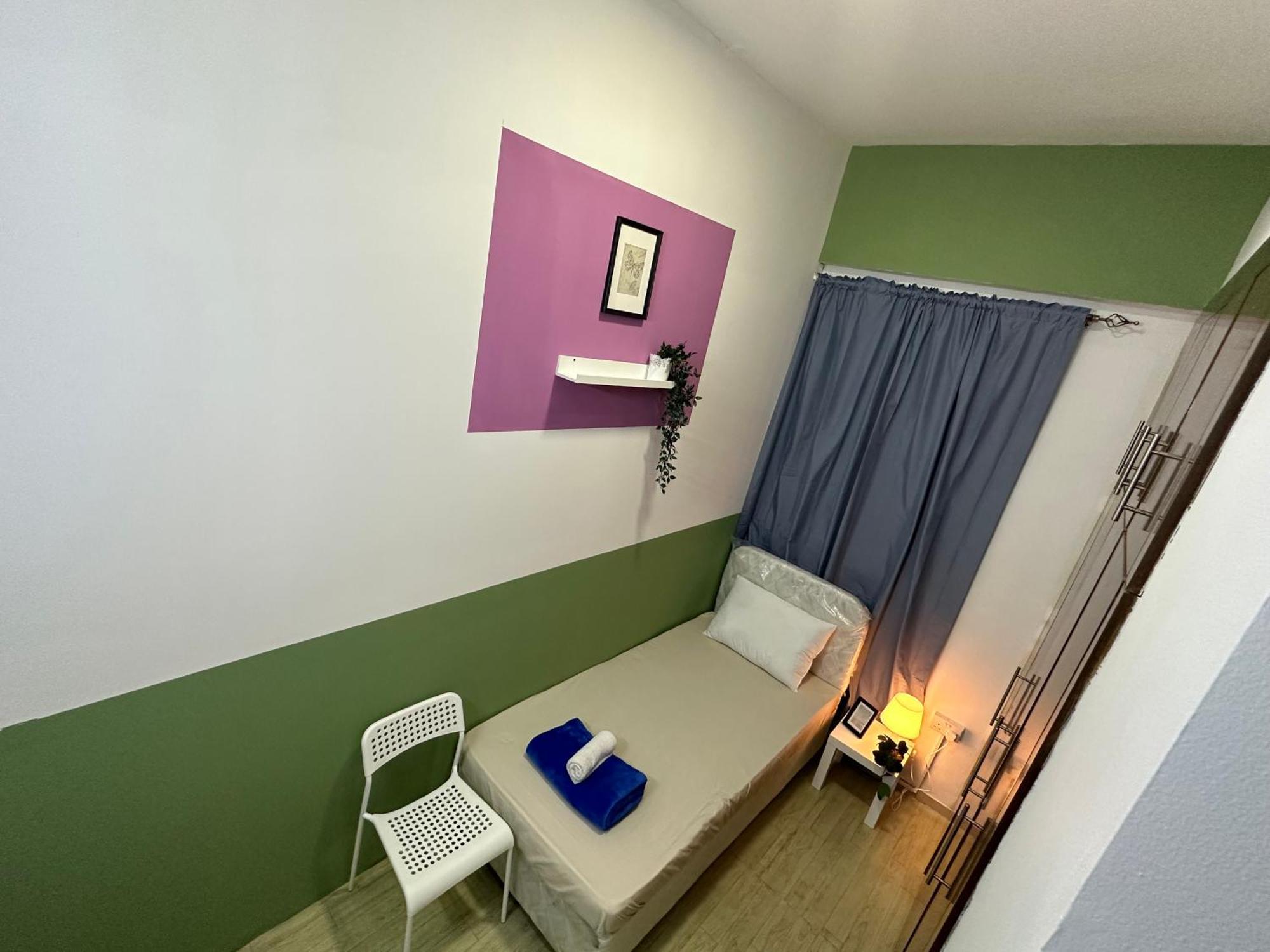 Spacious Mini Partition Near Emirates Mall Privat bolig