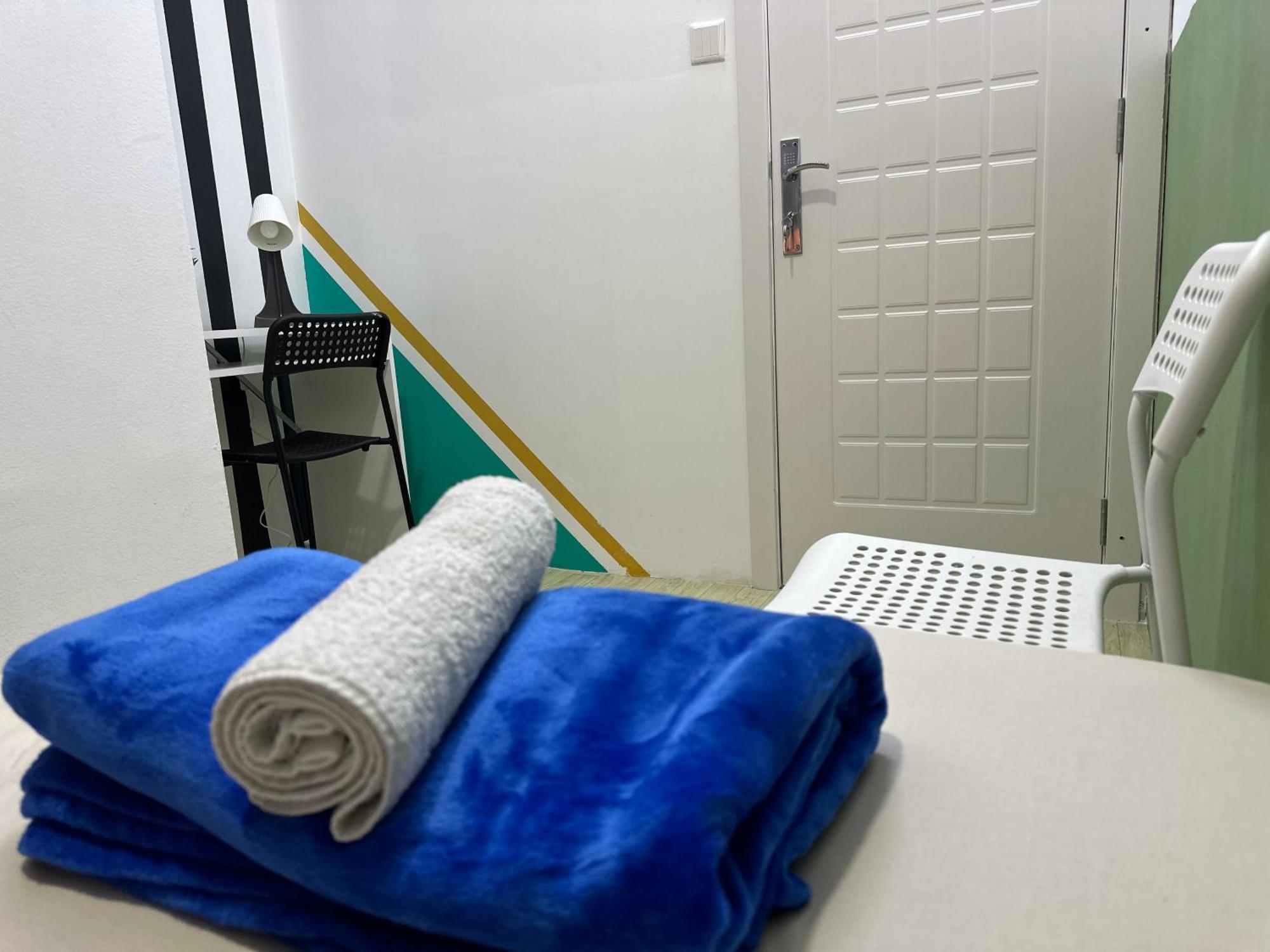 Spacious Mini Partition Near Emirates Mall Privat bolig *
