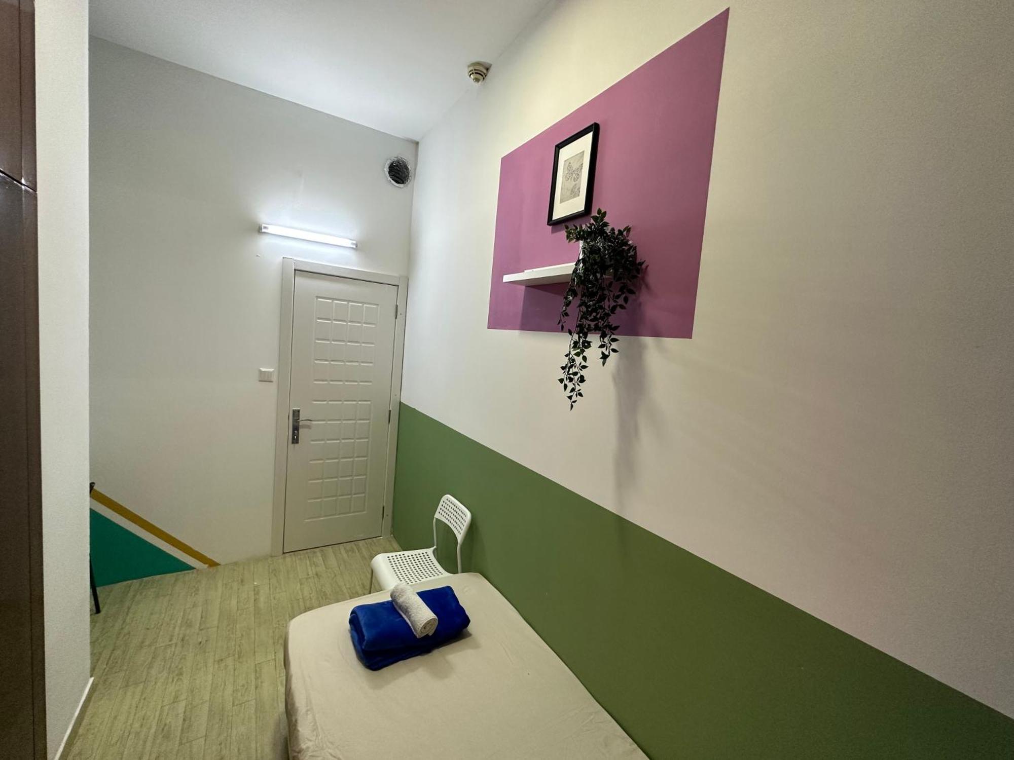 Privat bolig Spacious Mini Partition Near Emirates Mall *