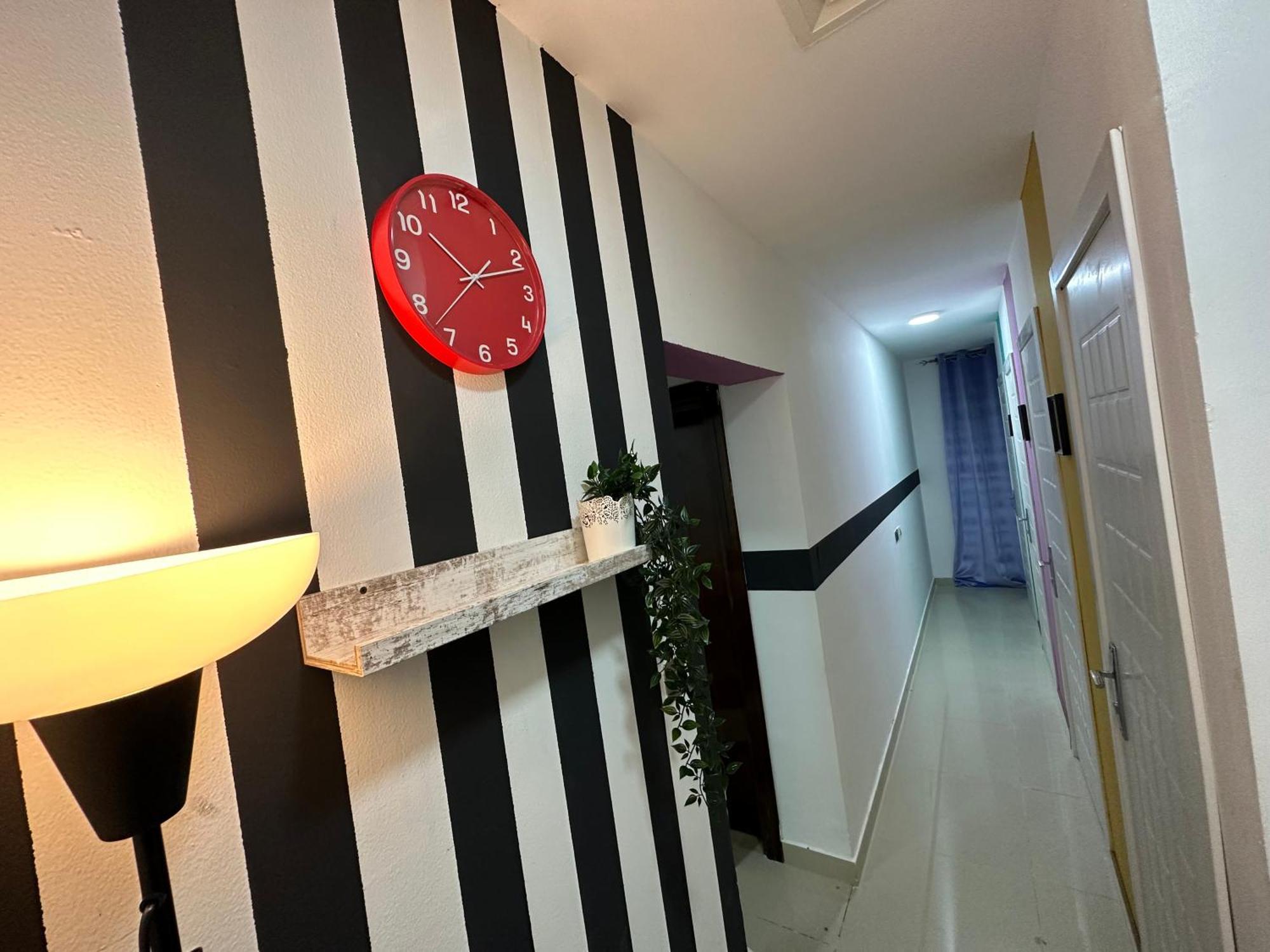 Striped Partition In Barsha 1 Near Mall Of The Emirates Quarto em Acomodações Particulares *