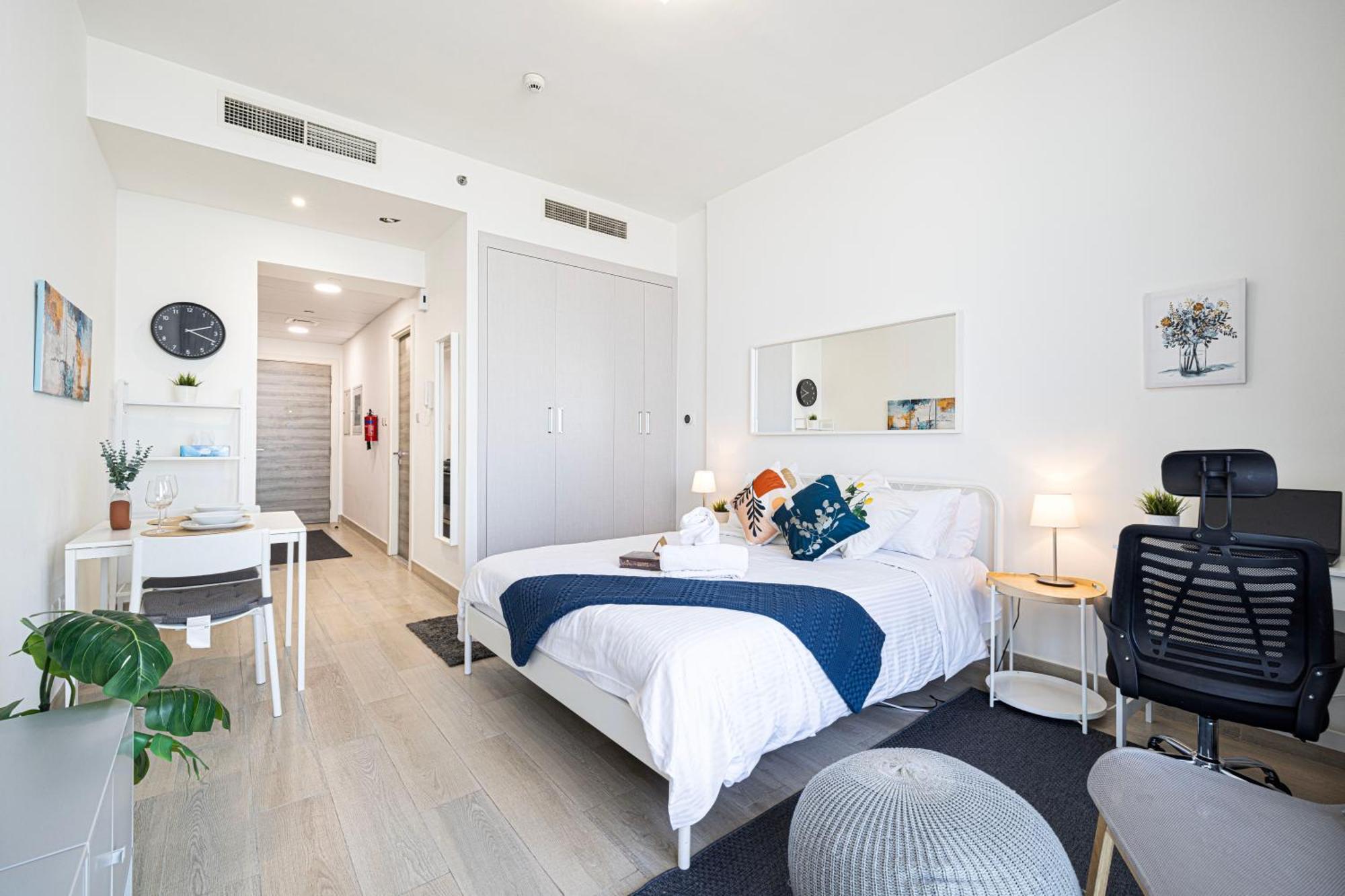 Cozy 29th Floor, Bloom Towers Marina View *