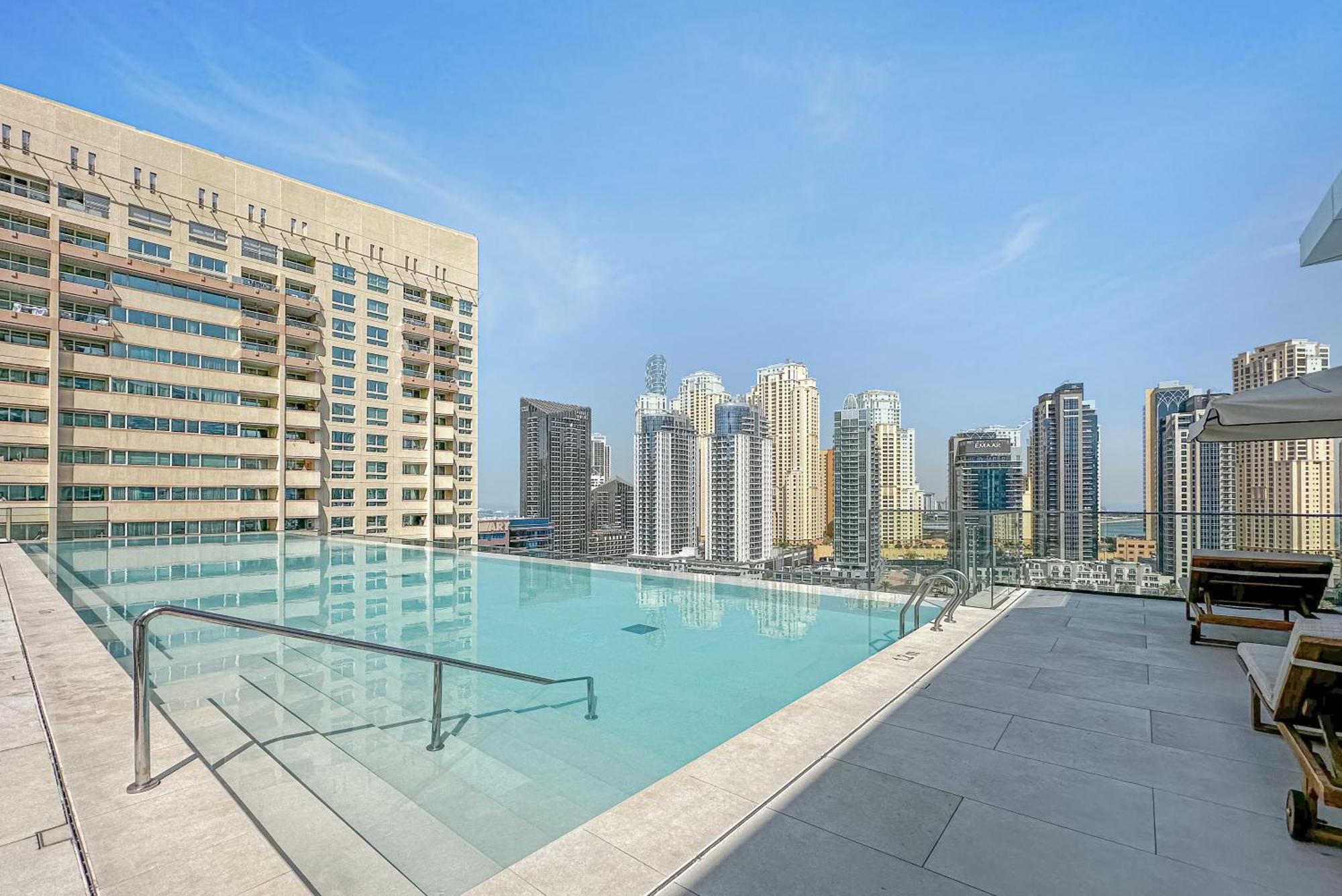 Apartment Modern 2br High Floor Haven In Vida Marina Dubai
