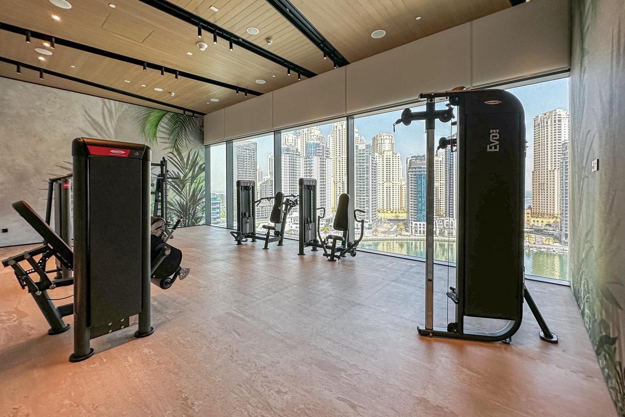 Modern 2br High Floor Haven In Vida Marina * Dubai